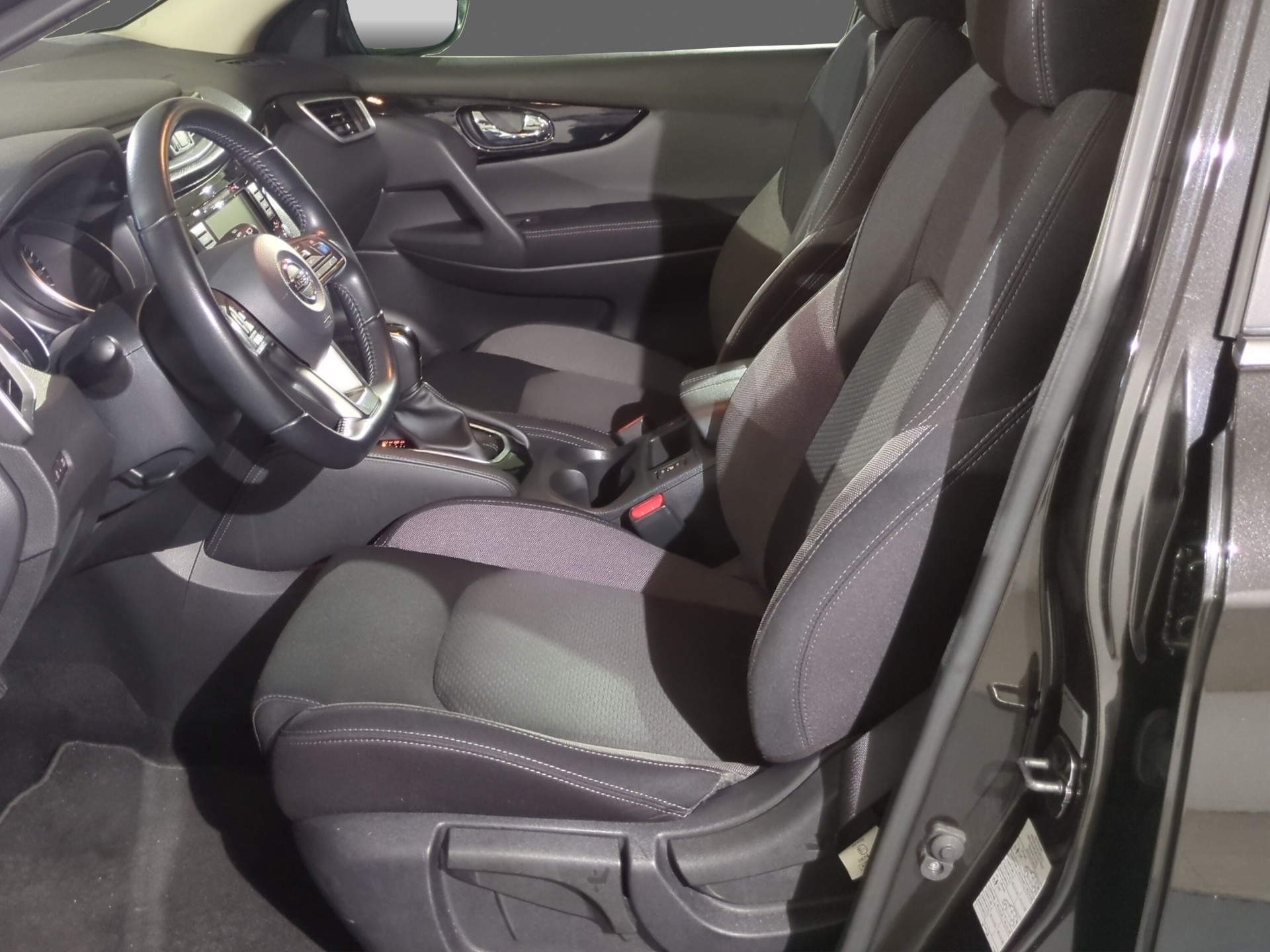 NISSAN Qashqai 1.3 DIG-T Acenta DCT-image-8