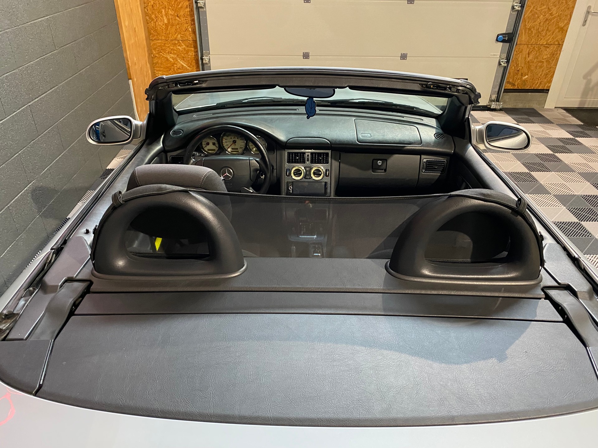 MERCEDES-BENZ SLK 200-image-12