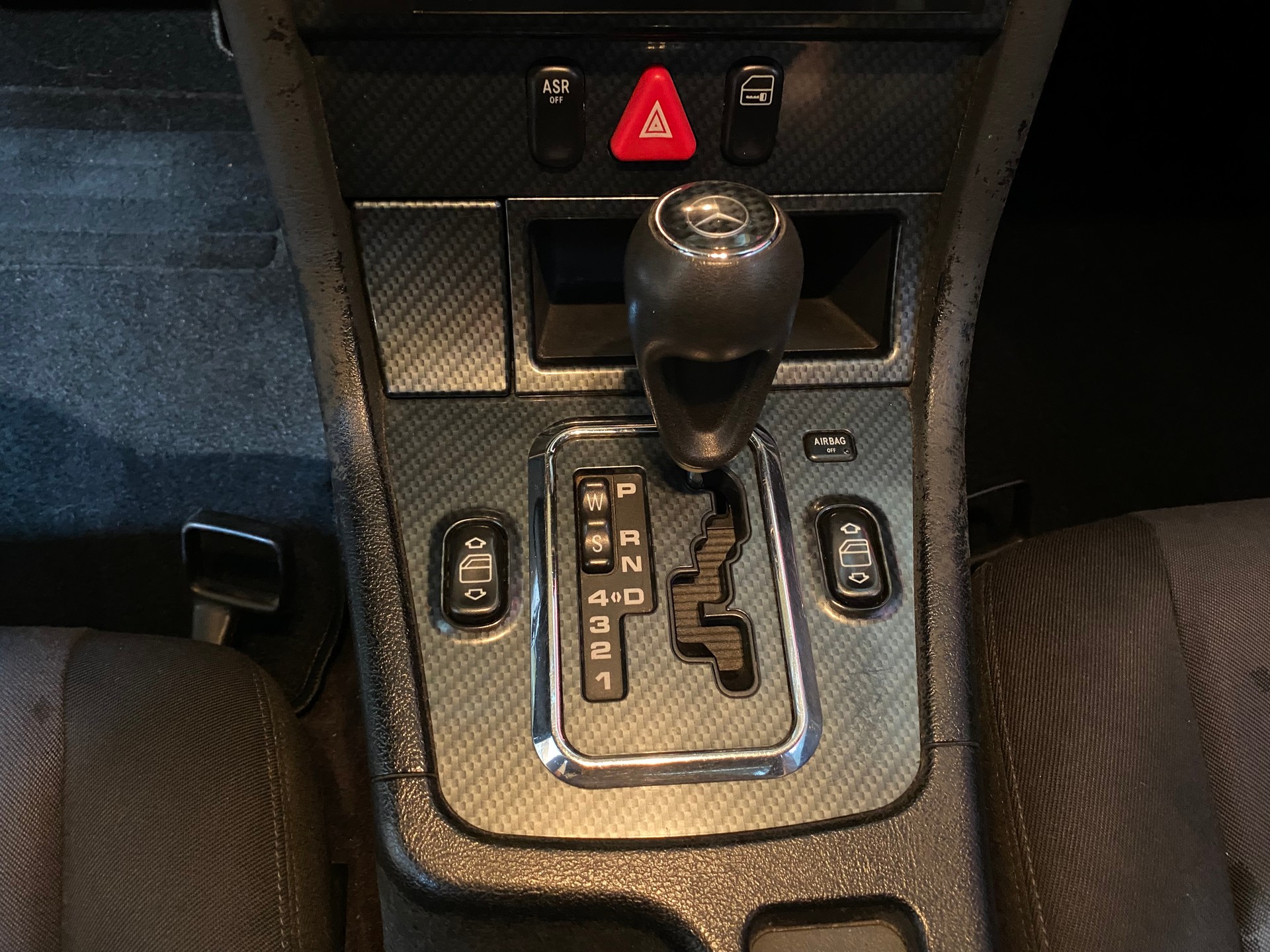MERCEDES-BENZ SLK 200-image-19