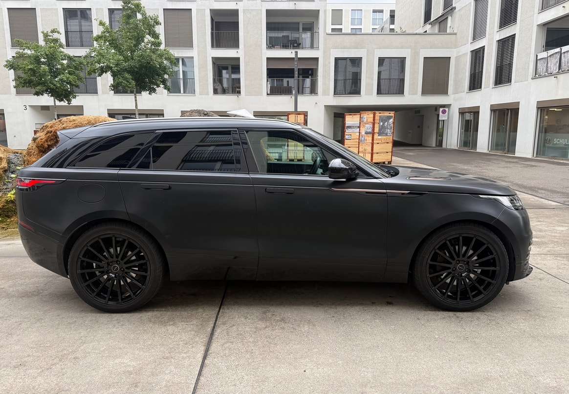 LAND ROVER Range Rover Velar R-Dynamic D 300 Automatic-image-4