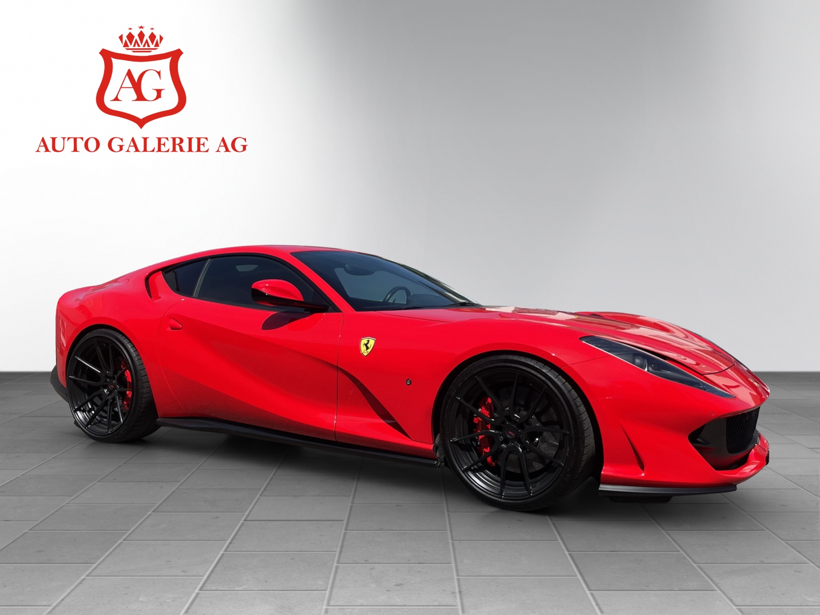 FERRARI 812 Superfast-image-5