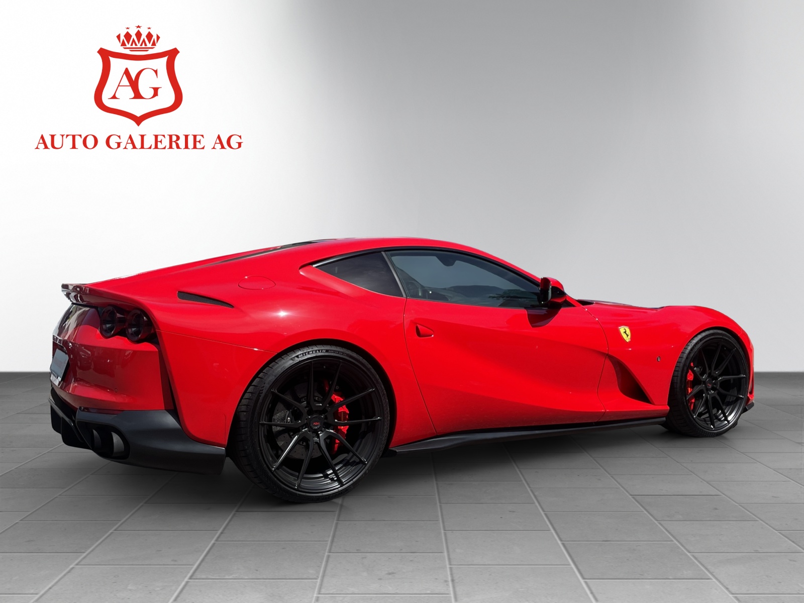 FERRARI 812 Superfast-image-4