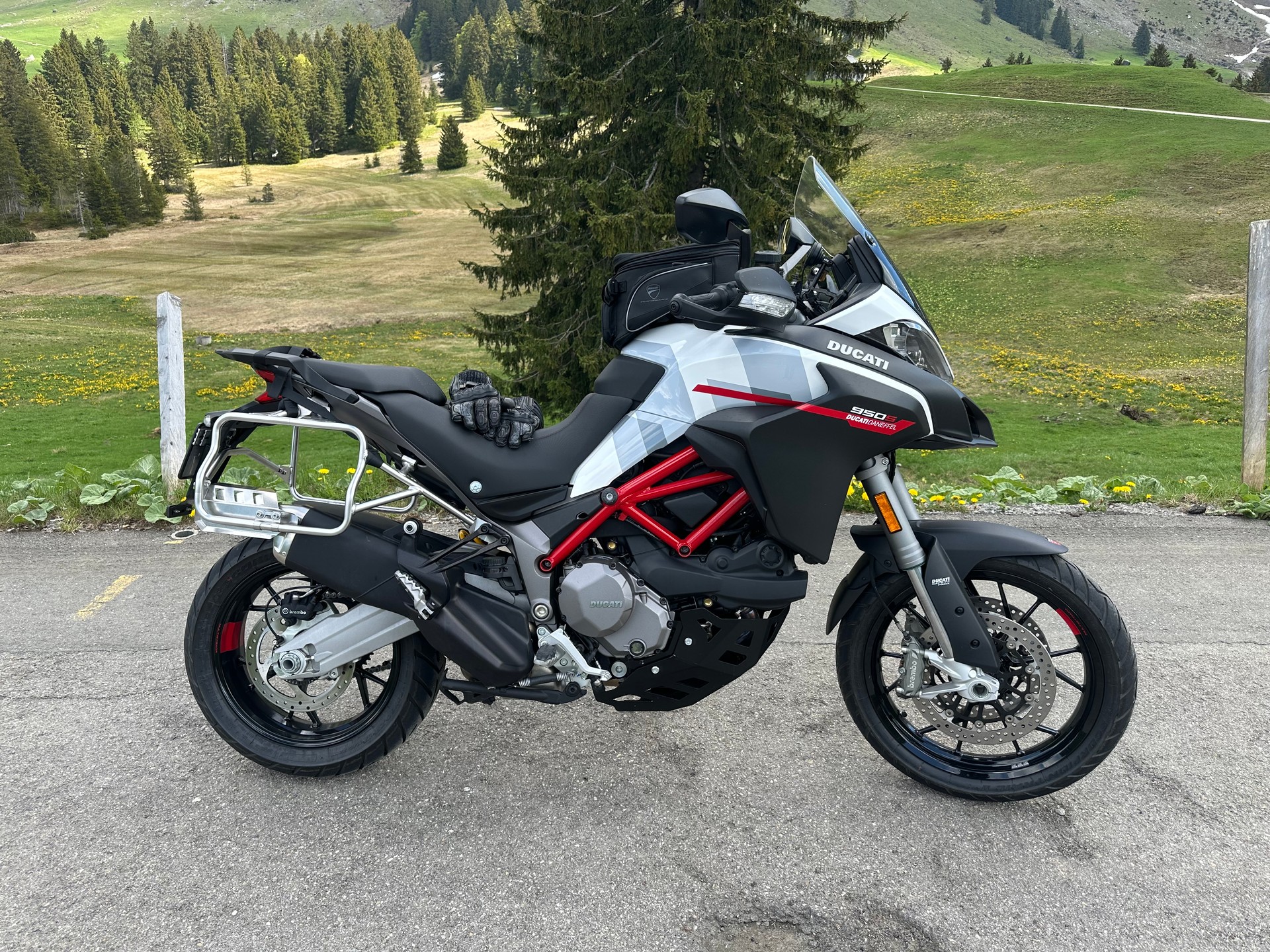 DUCATI Multistrada 950 S