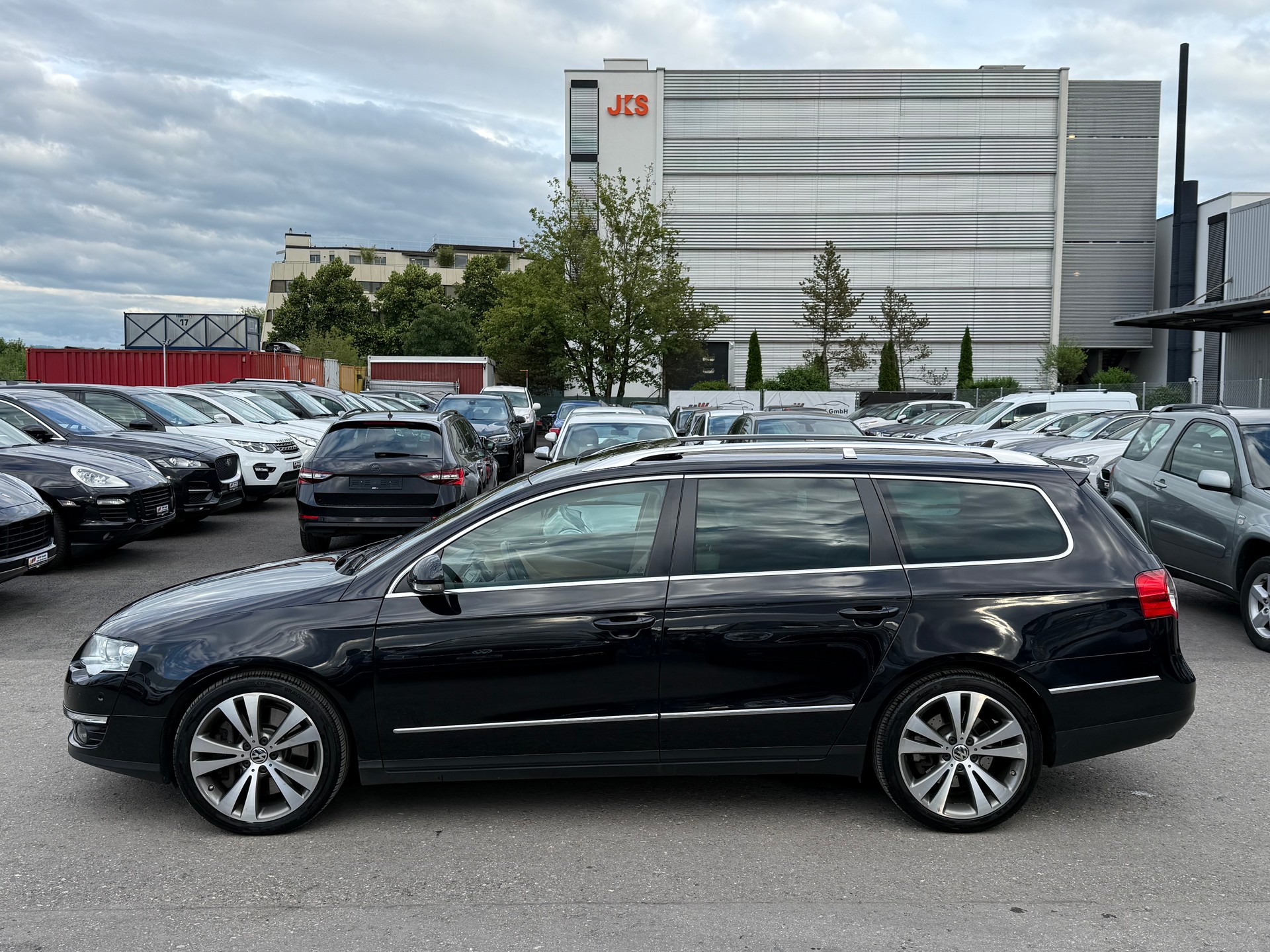 VW Passat Variant 3.2 V6 FSI Highline 4Motion / Ab MFK / AHK 2200kg / Rückfahrkamera / Navi / Schiebedach-image-6