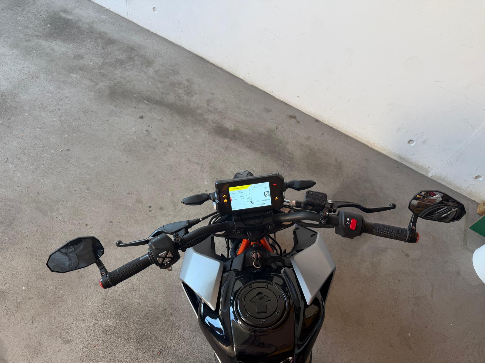 KTM 125 Duke-image-5