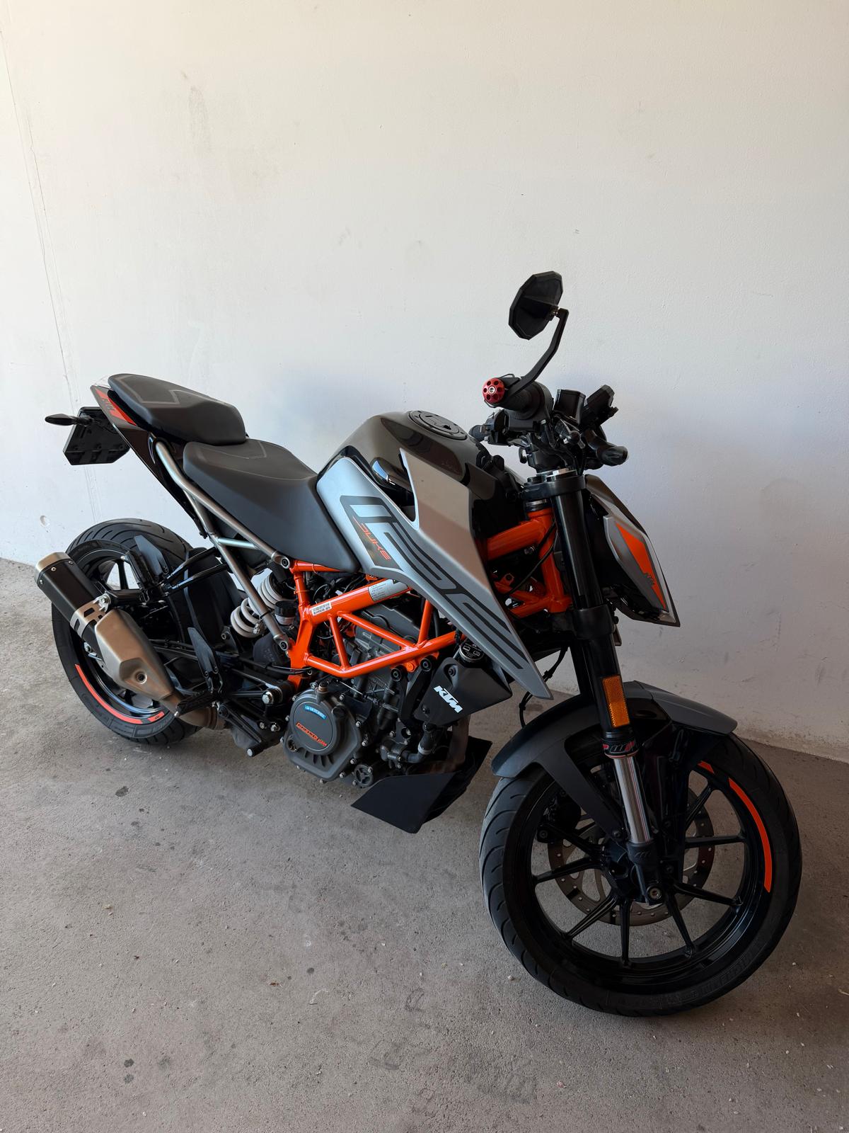 KTM 125 Duke-image-2