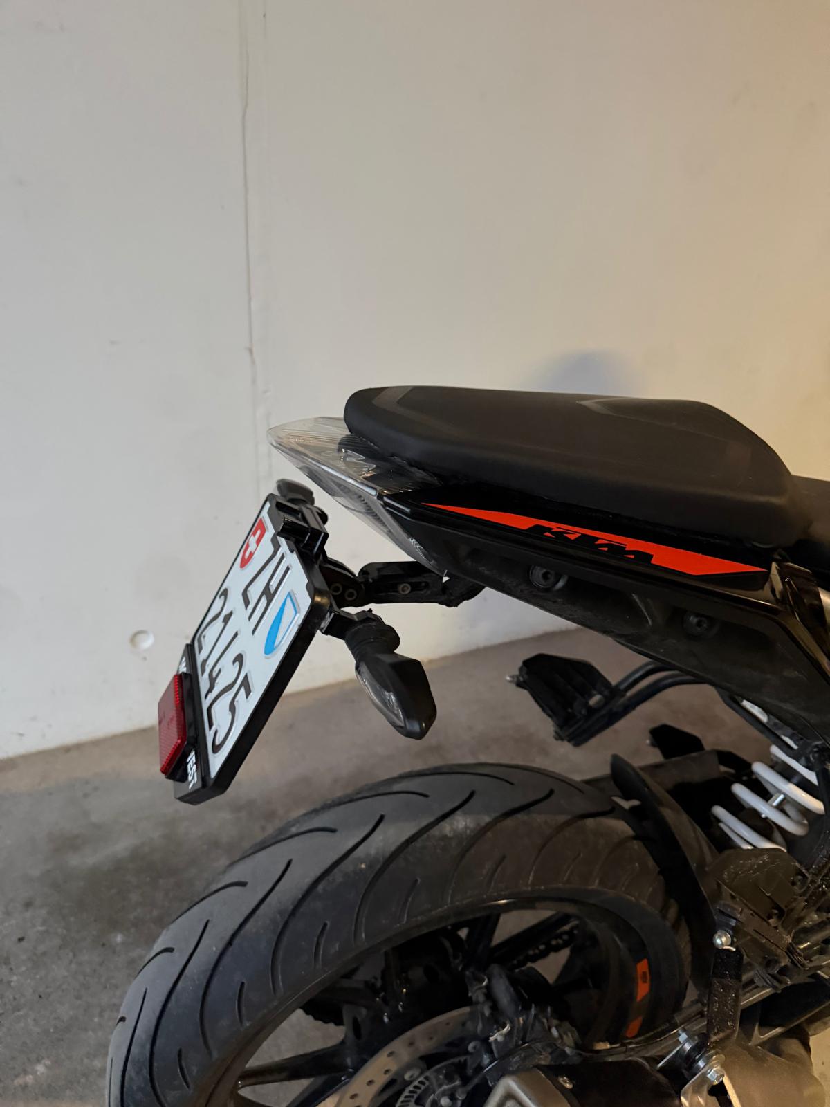 KTM 125 Duke-image-4