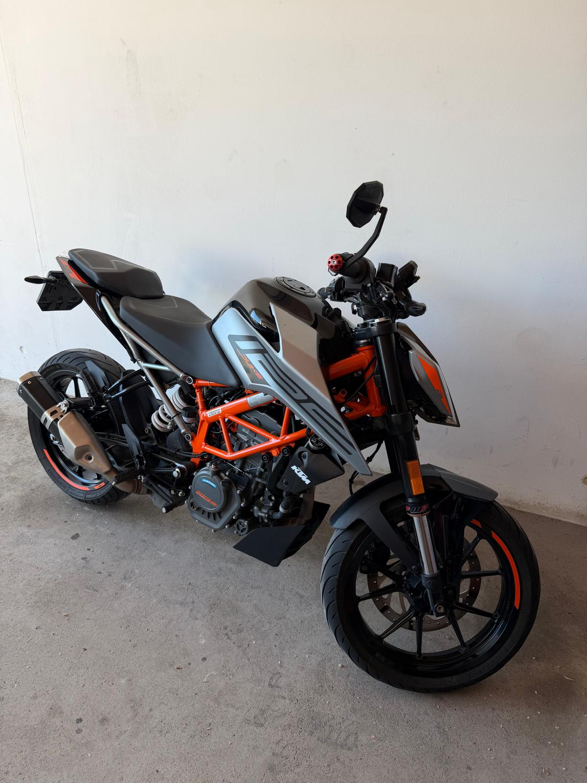 KTM 125 Duke-image-0