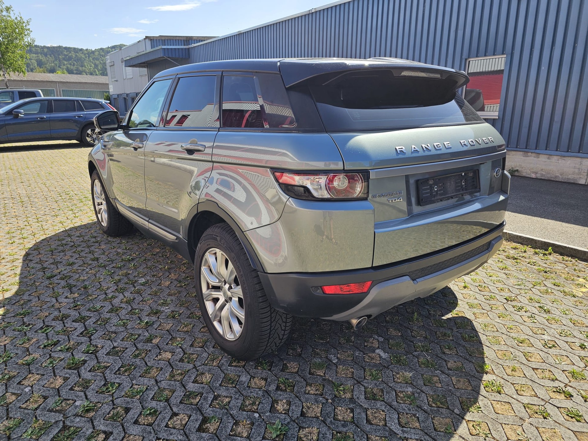 LAND ROVER Range Rover Evoque 2.2 TD4 Pure AT9-image-2