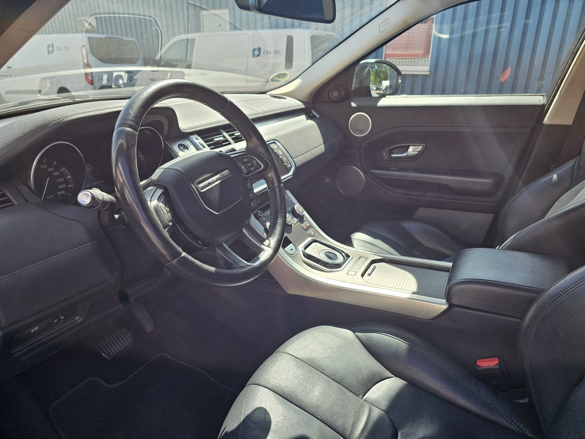 LAND ROVER Range Rover Evoque 2.2 TD4 Pure AT9-image-7