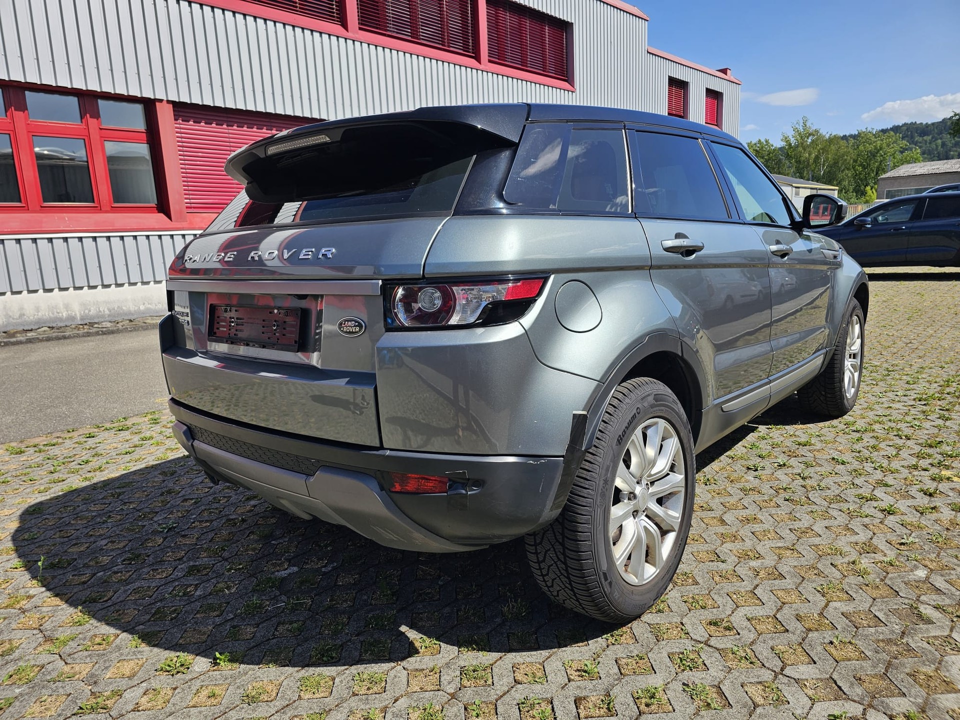 LAND ROVER Range Rover Evoque 2.2 TD4 Pure AT9-image-3