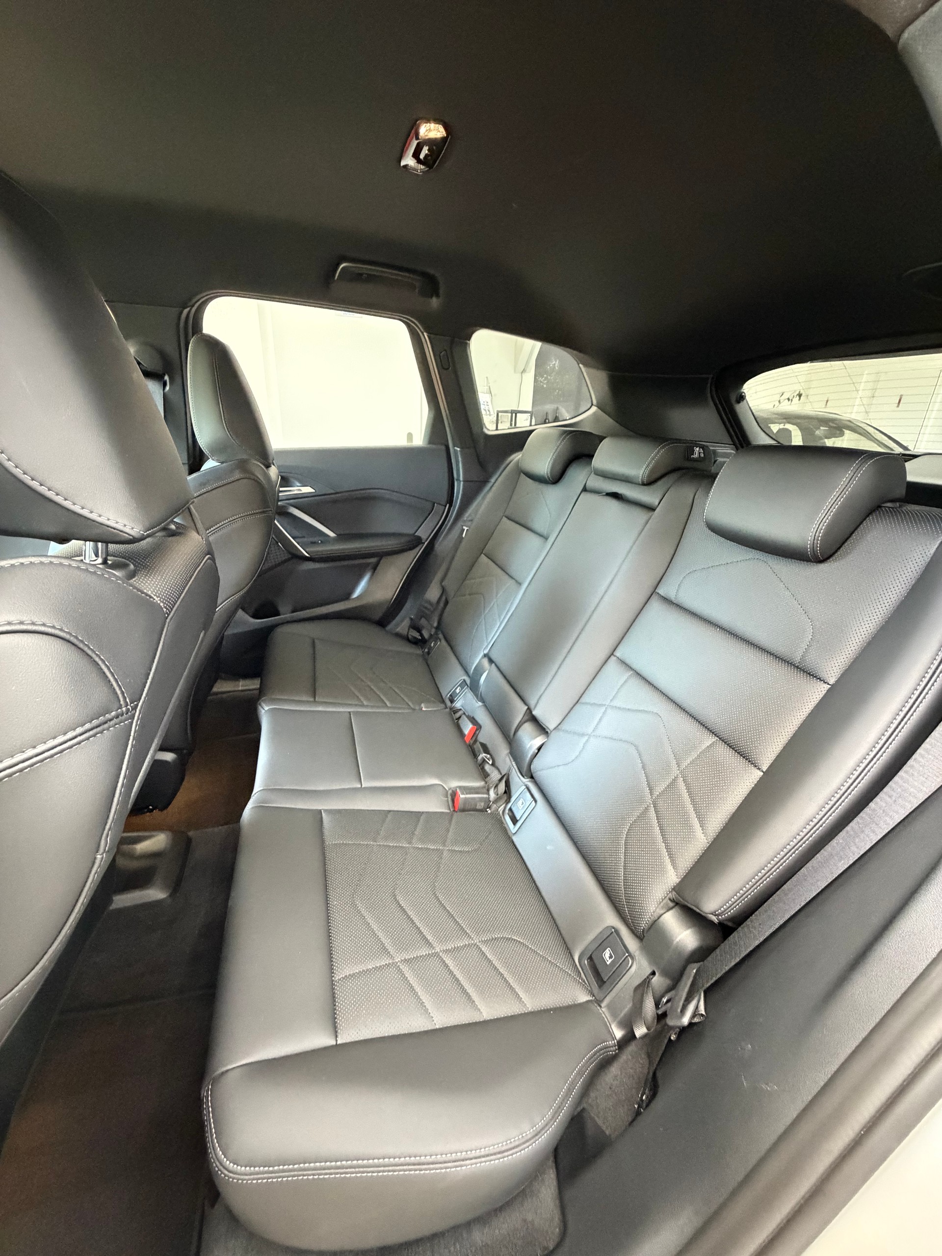 BMW X1 sDrive 18i M Sport-image-11