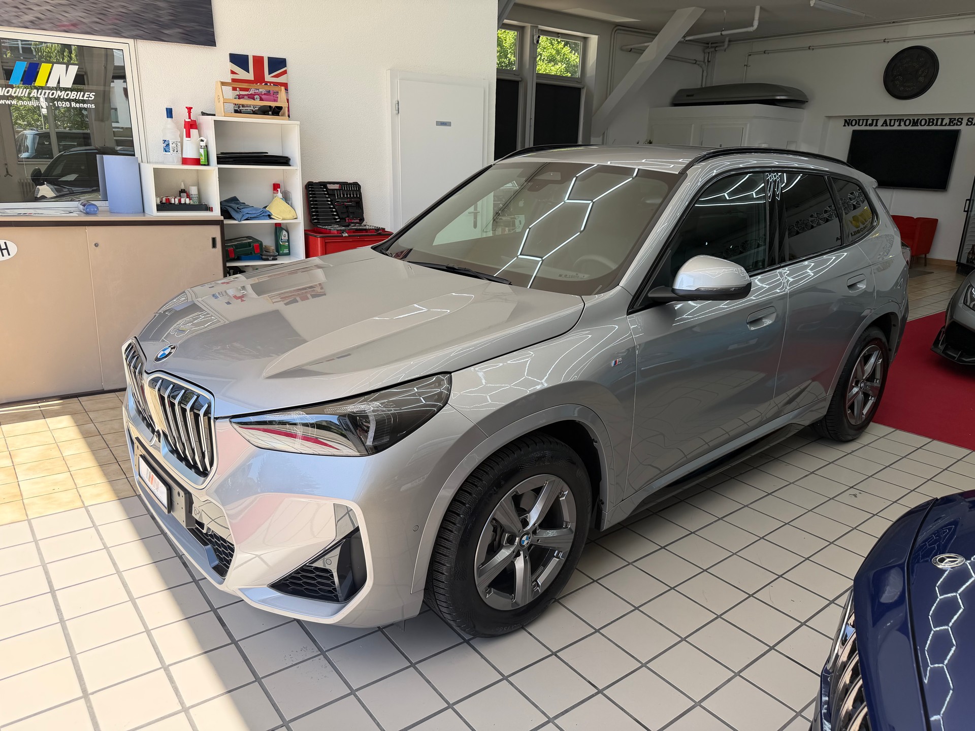 BMW X1 sDrive 18i M Sport-showroom-element-1