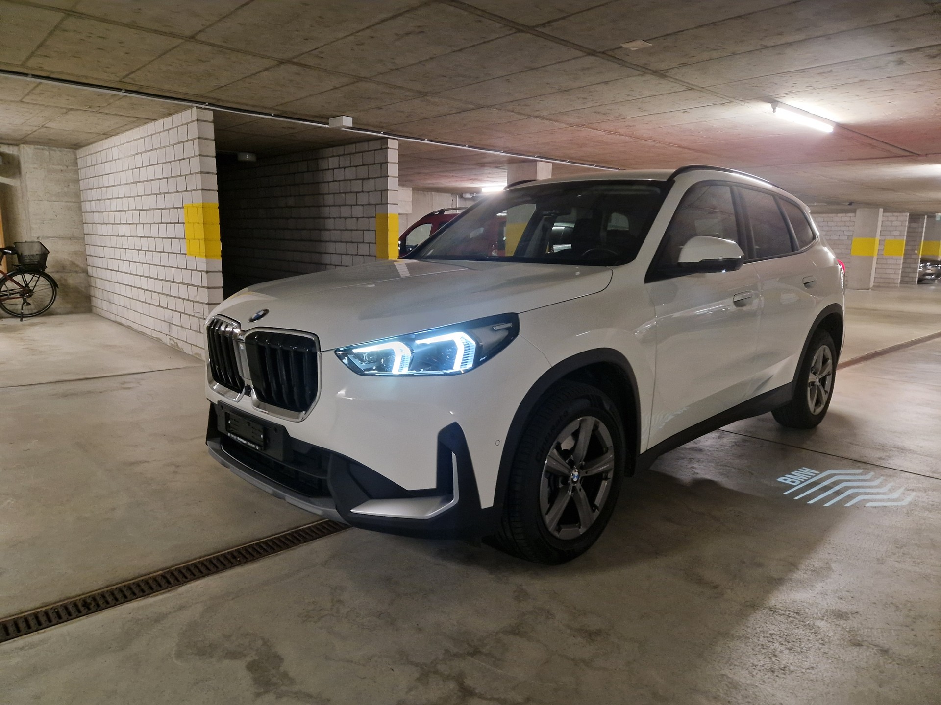 BMW X1 xDrive 20d 48V xLine-image-1
