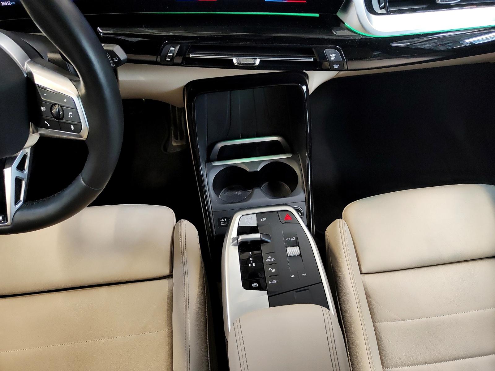 BMW 223d xDrive SDKG Active Tourer-image-12