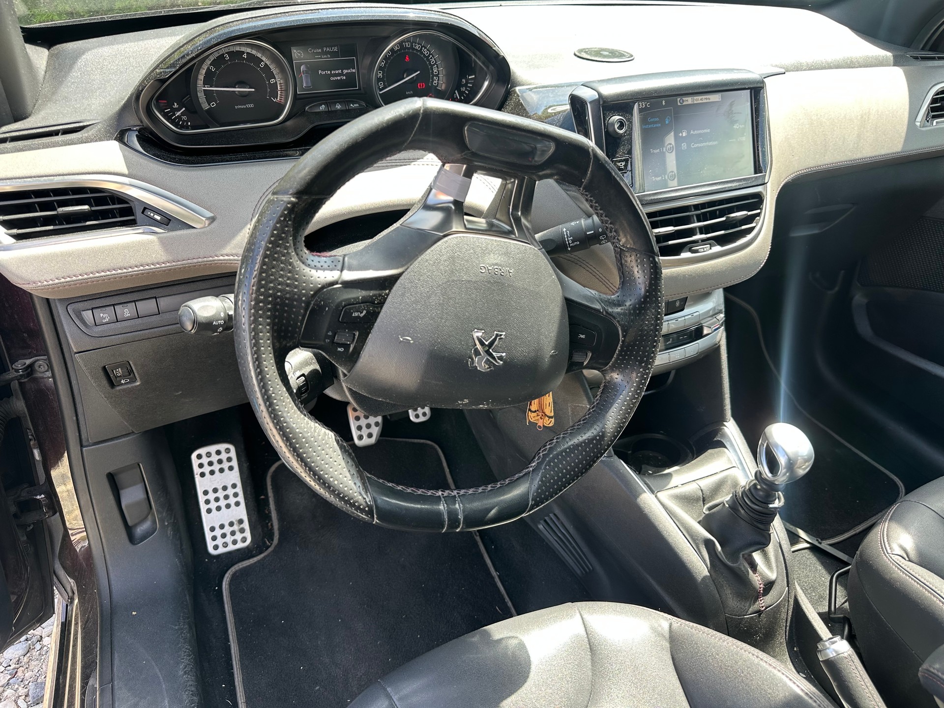 PEUGEOT 208 1.6 Turbo XY-image-8