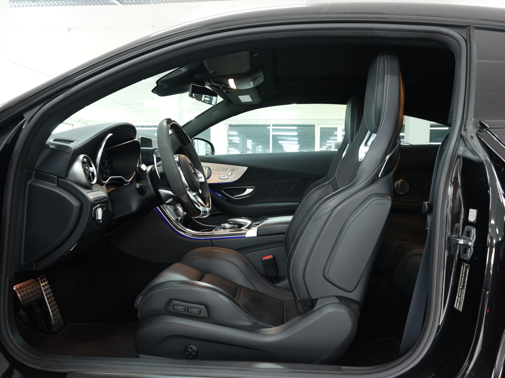 MERCEDES-BENZ C 63 S AMG Premium 9G-tronic *Sportsitze* *Panorama* *Burmester*-image-11