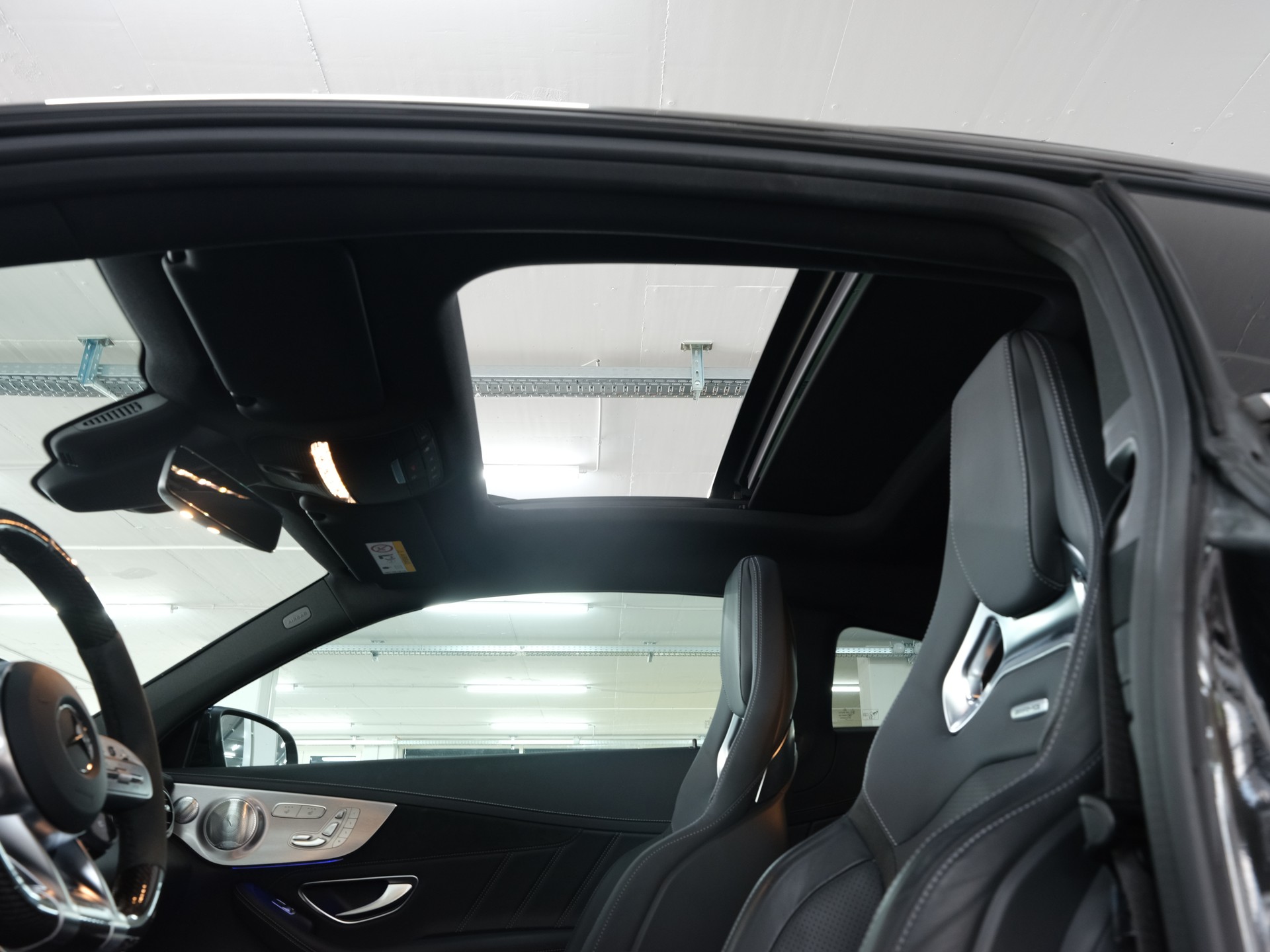 MERCEDES-BENZ C 63 S AMG Premium 9G-tronic *Sportsitze* *Panorama* *Burmester*-image-19