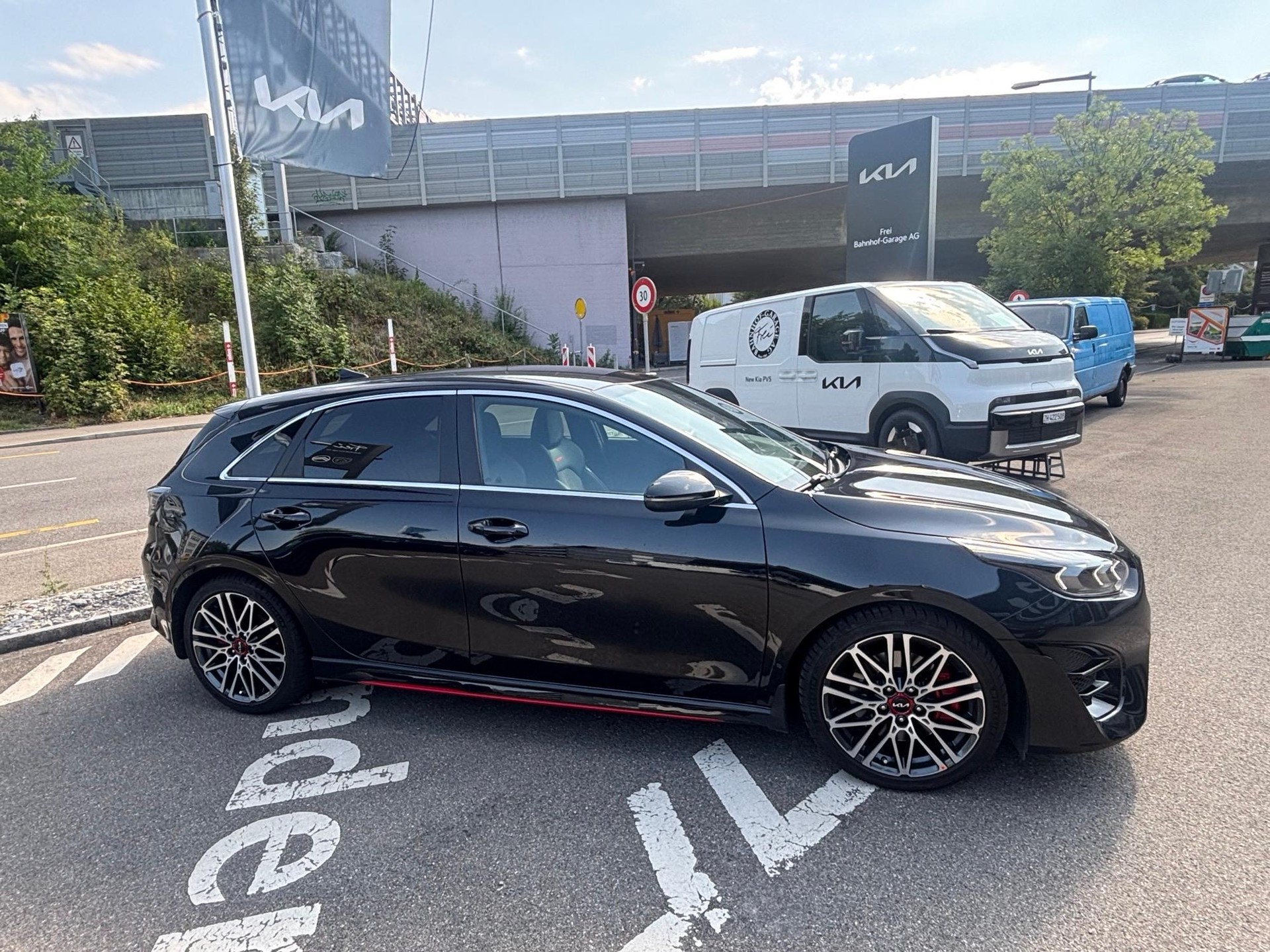 KIA Ceed 1.6 T-GDi GT-showroom-element-3