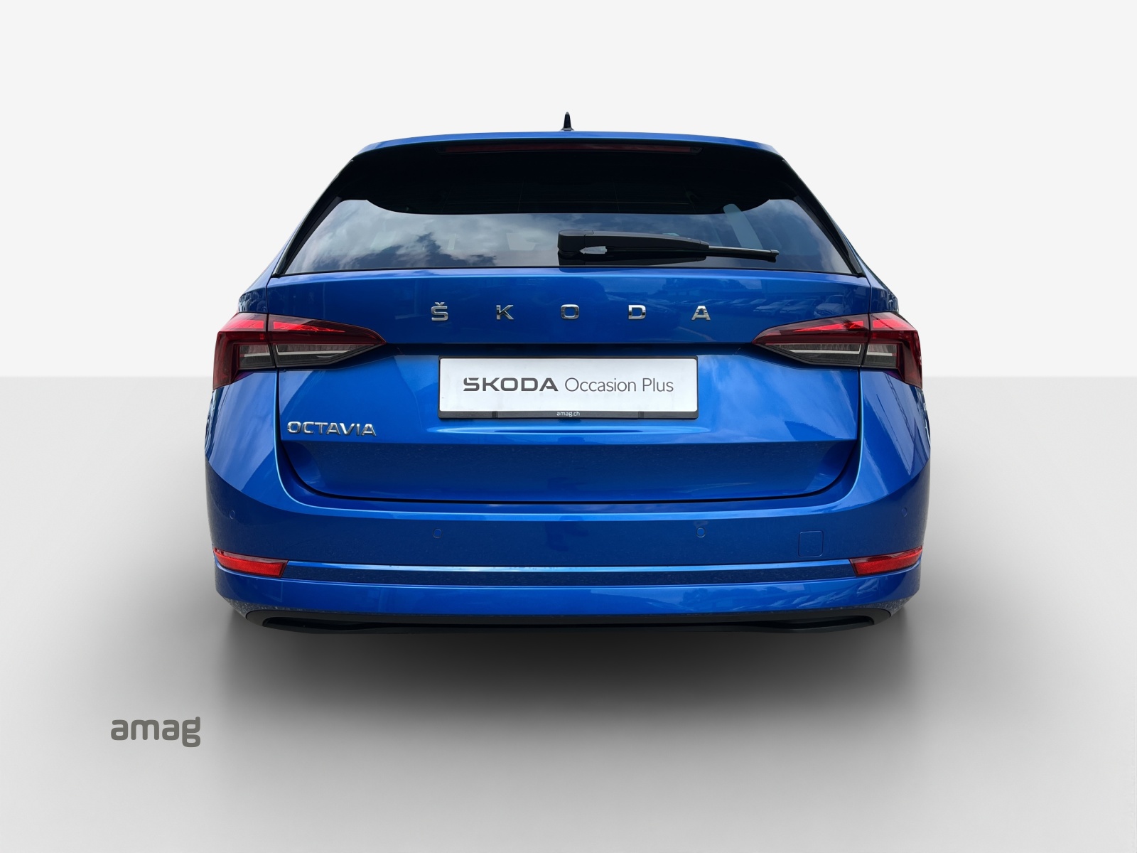 SKODA Octavia Combi 2.0 TDI DSG Ambition-showroom-element-3
