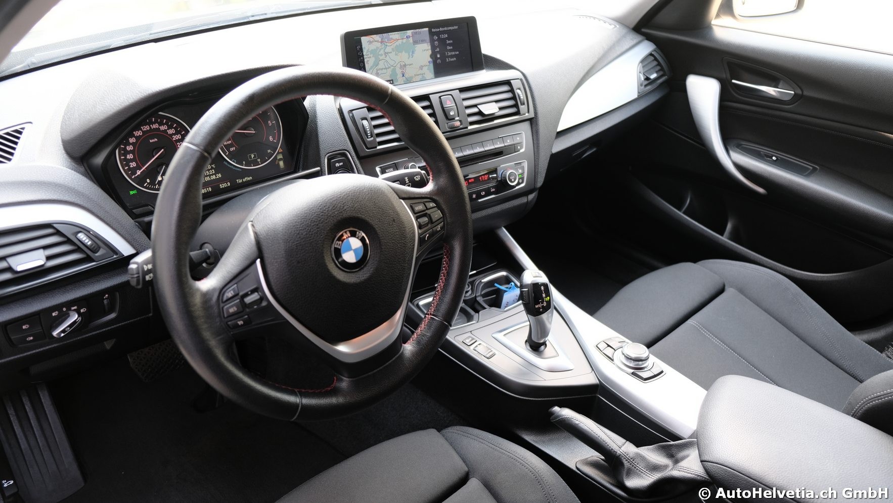 BMW 120d Sport Line Steptronic-image-8