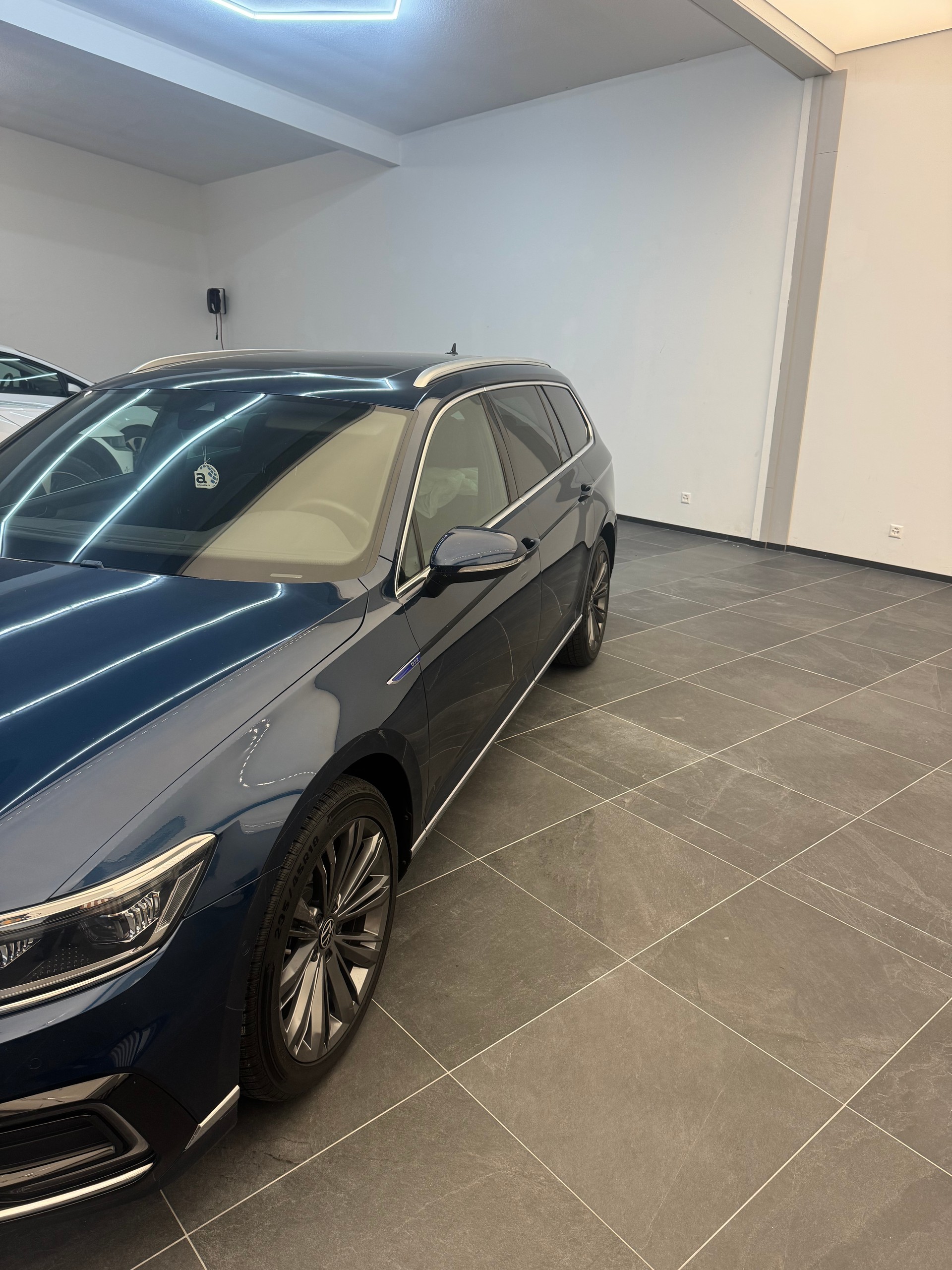 VW GTE-image-5