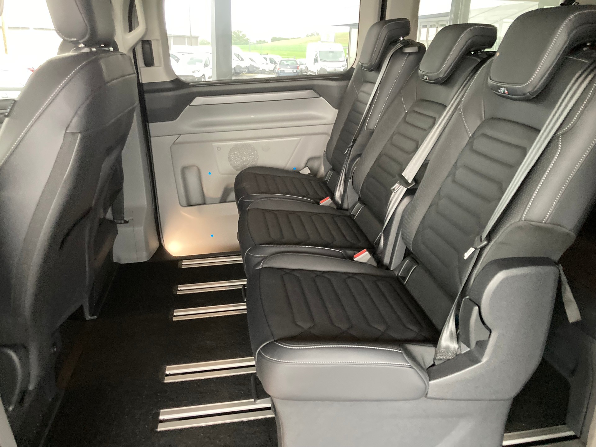 FORD Tourneo Bus 320 L1H1 TitaniumX Automat-image-13