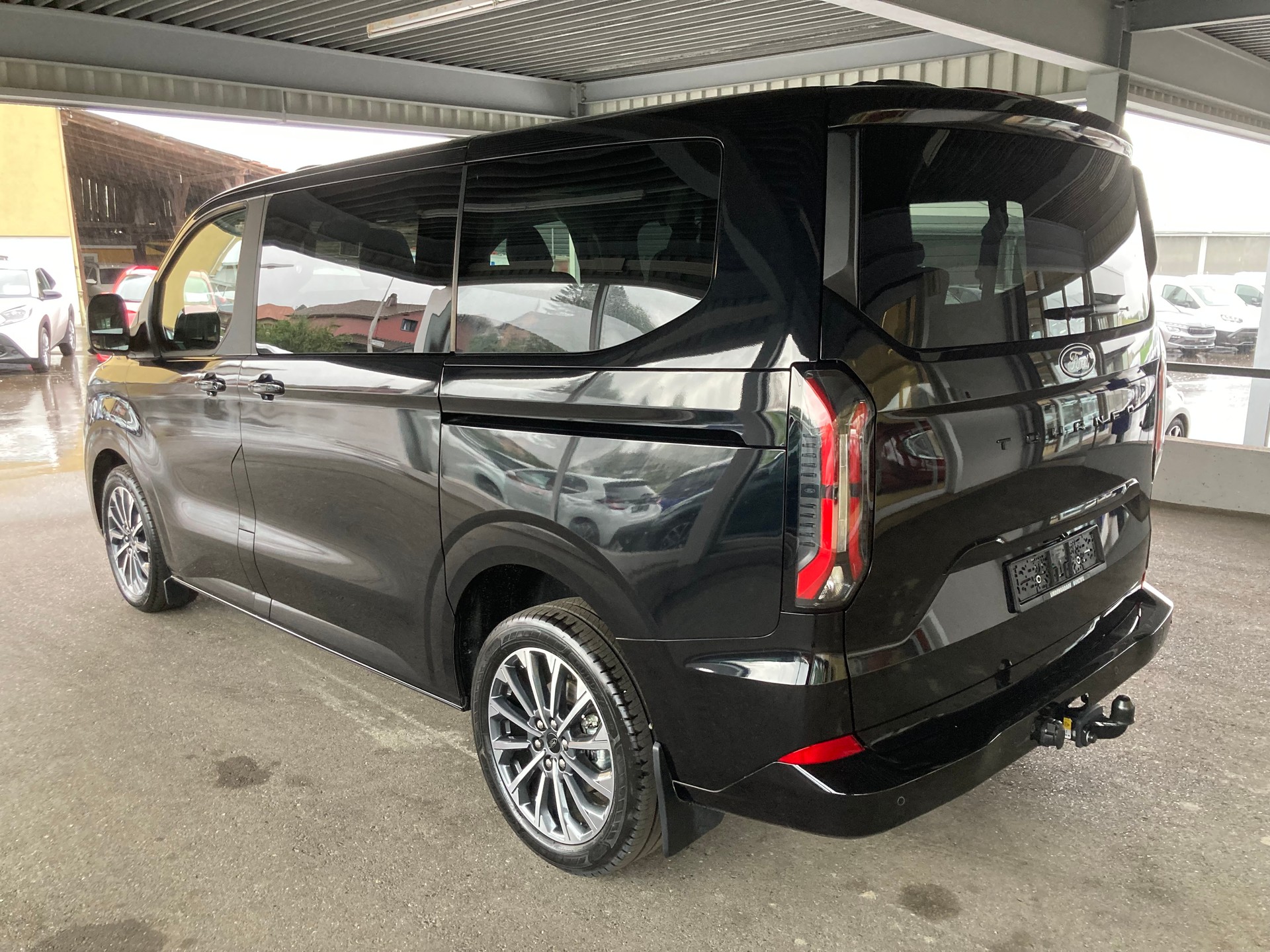 FORD Tourneo Bus 320 L1H1 TitaniumX Automat-image-6