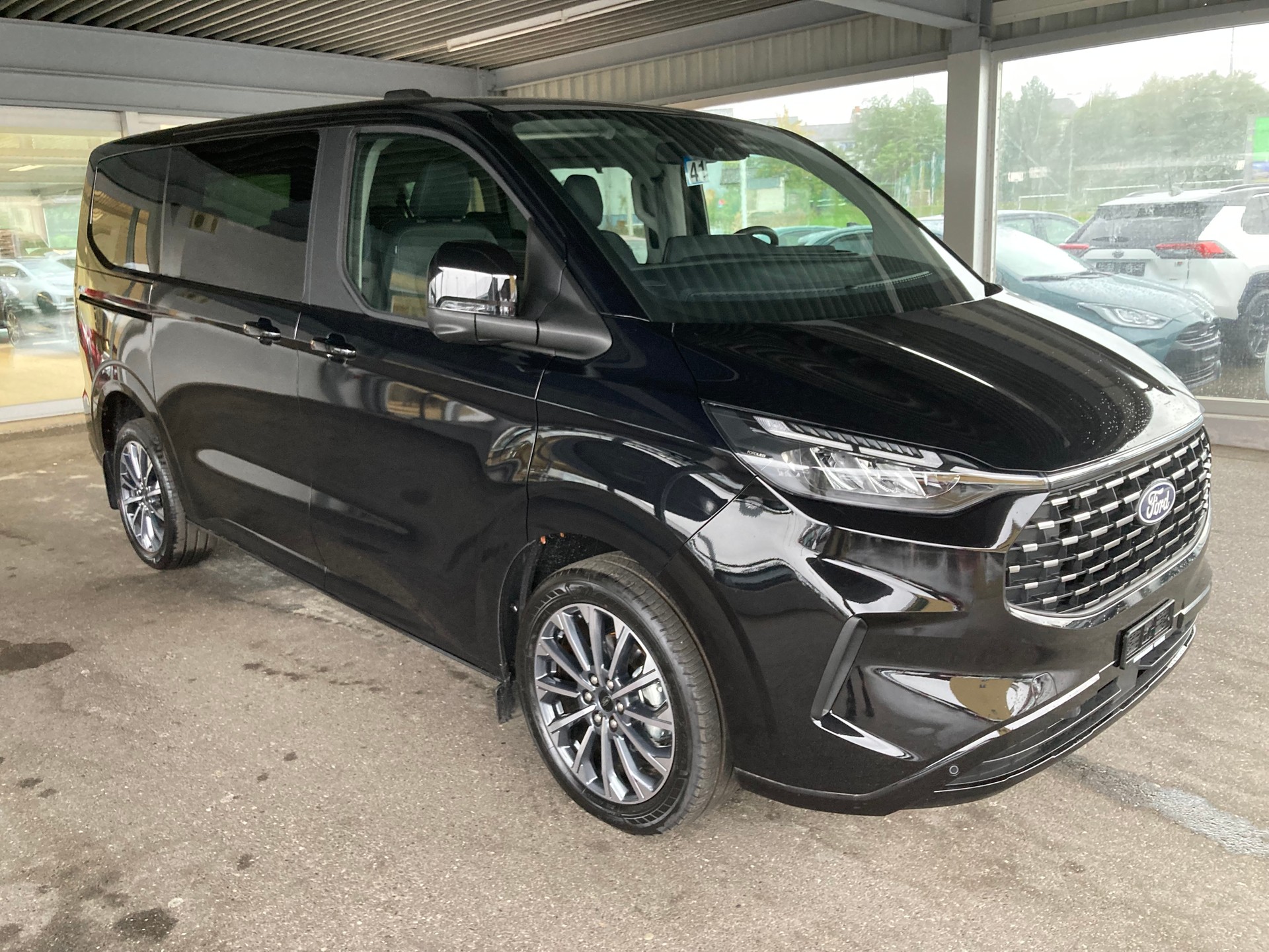 FORD Tourneo Bus 320 L1H1 TitaniumX Automat-image-2