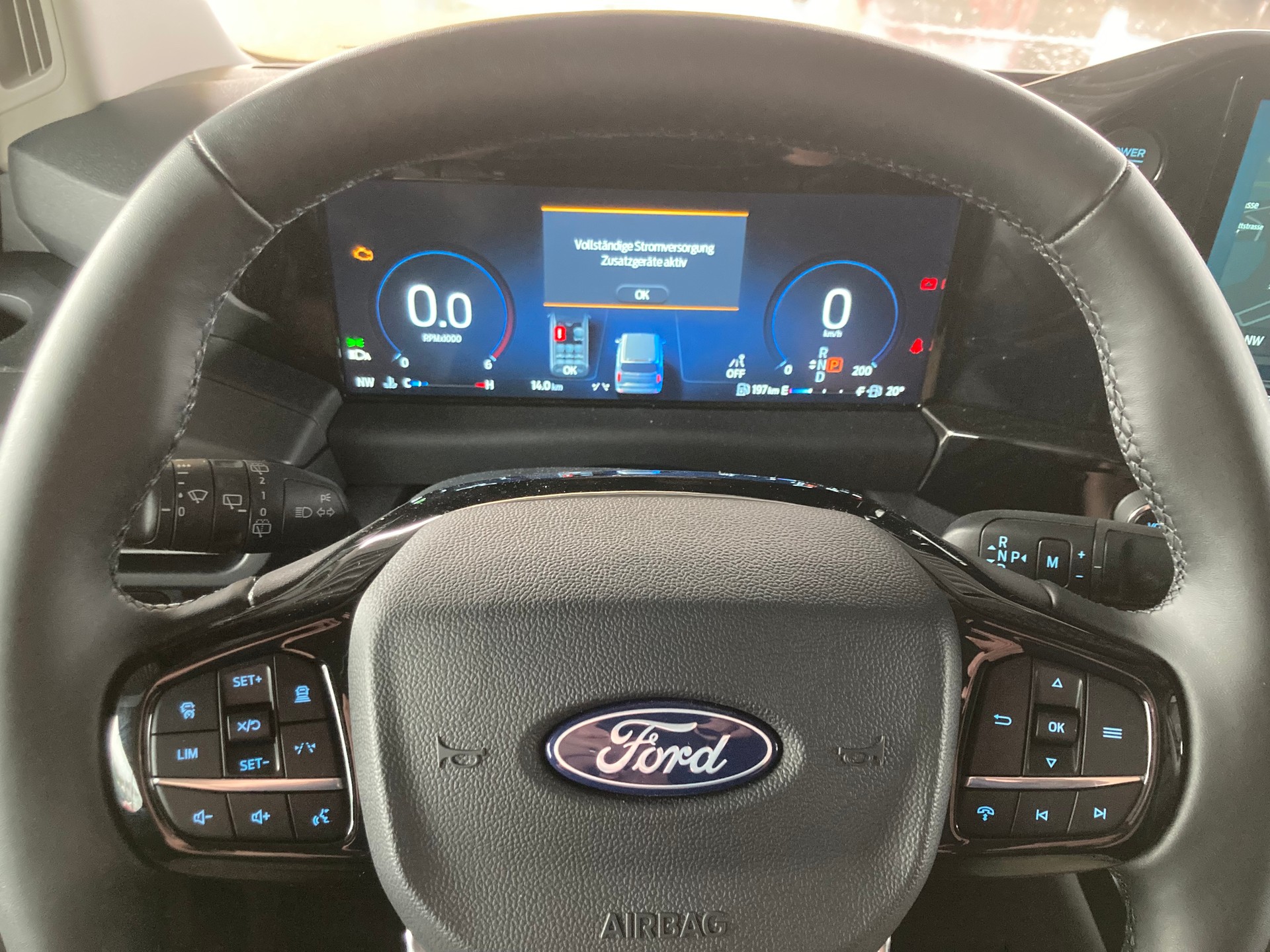 FORD Tourneo Bus 320 L1H1 TitaniumX Automat-image-9