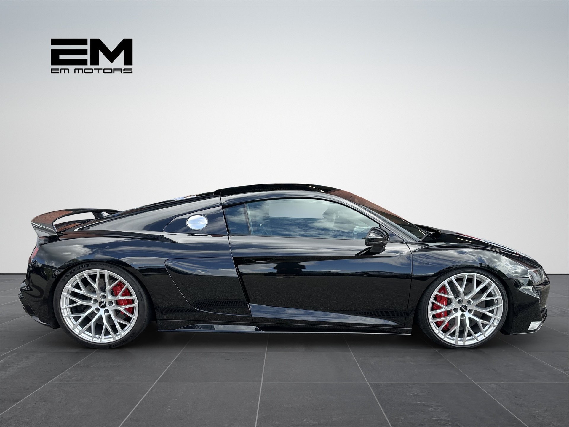 AUDI R8 Coupé performance S-Tronic-showroom-element-2