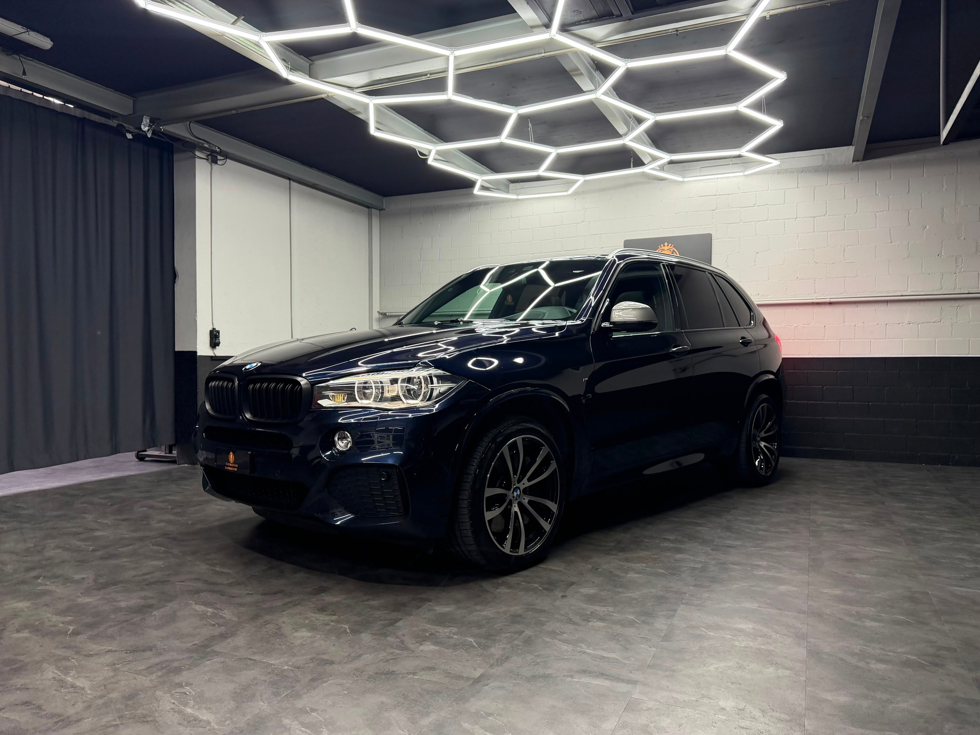 BMW X5 xDrive M50d Steptronic M-Paket | Panorama Dach | Harman/Kardon | Head-Up | 360° Kamera-showroom-element-2