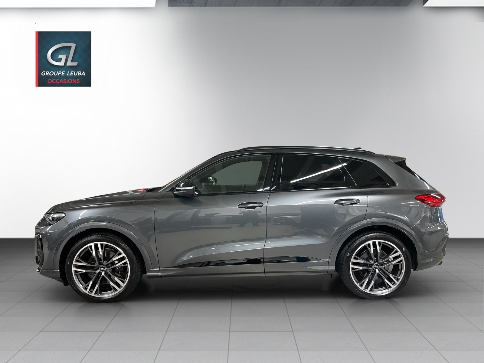 AUDI SQ5 TFSI quattro S-tronic-showroom-element-2