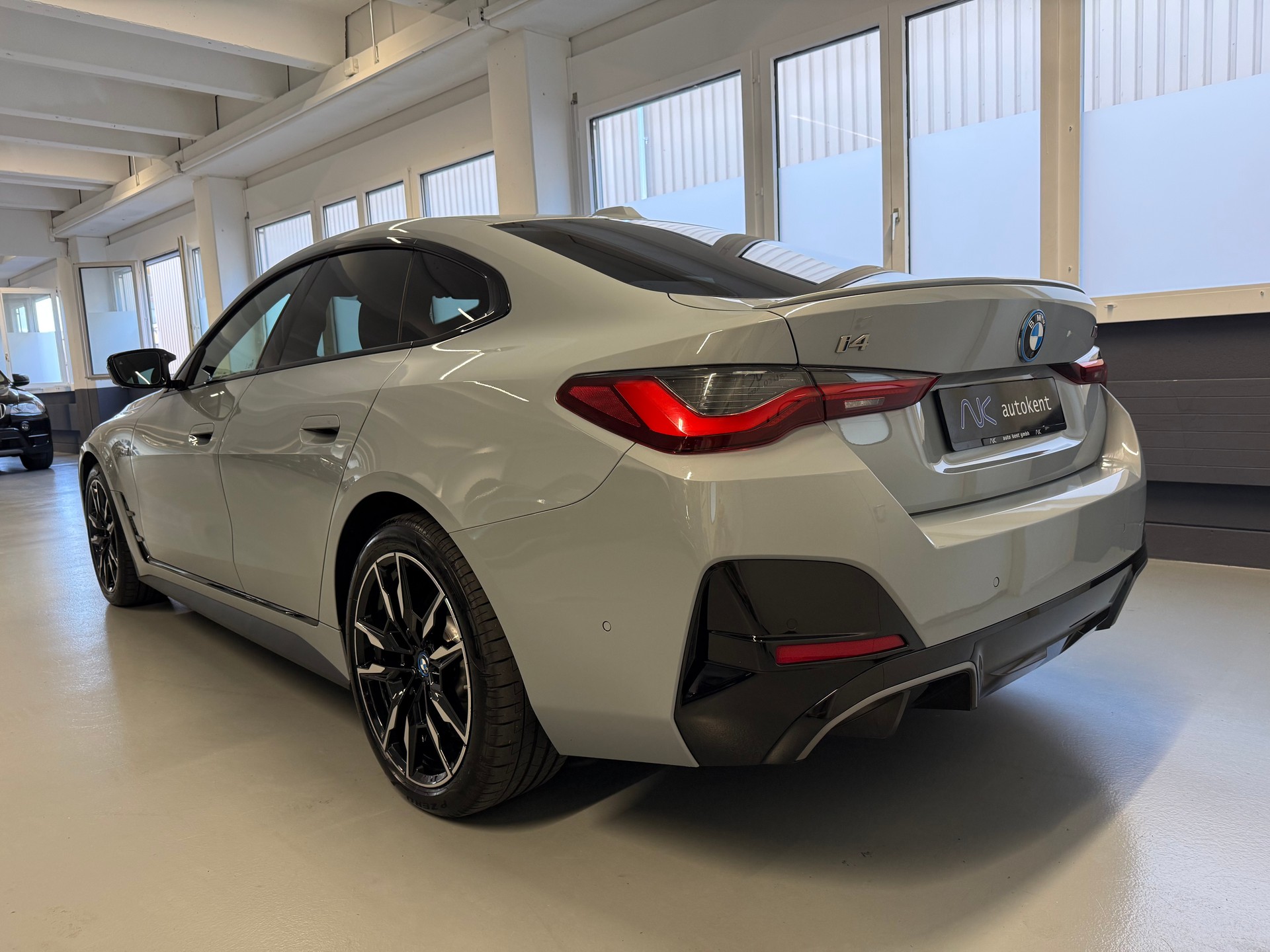 BMW i4 M50-showroom-element-3