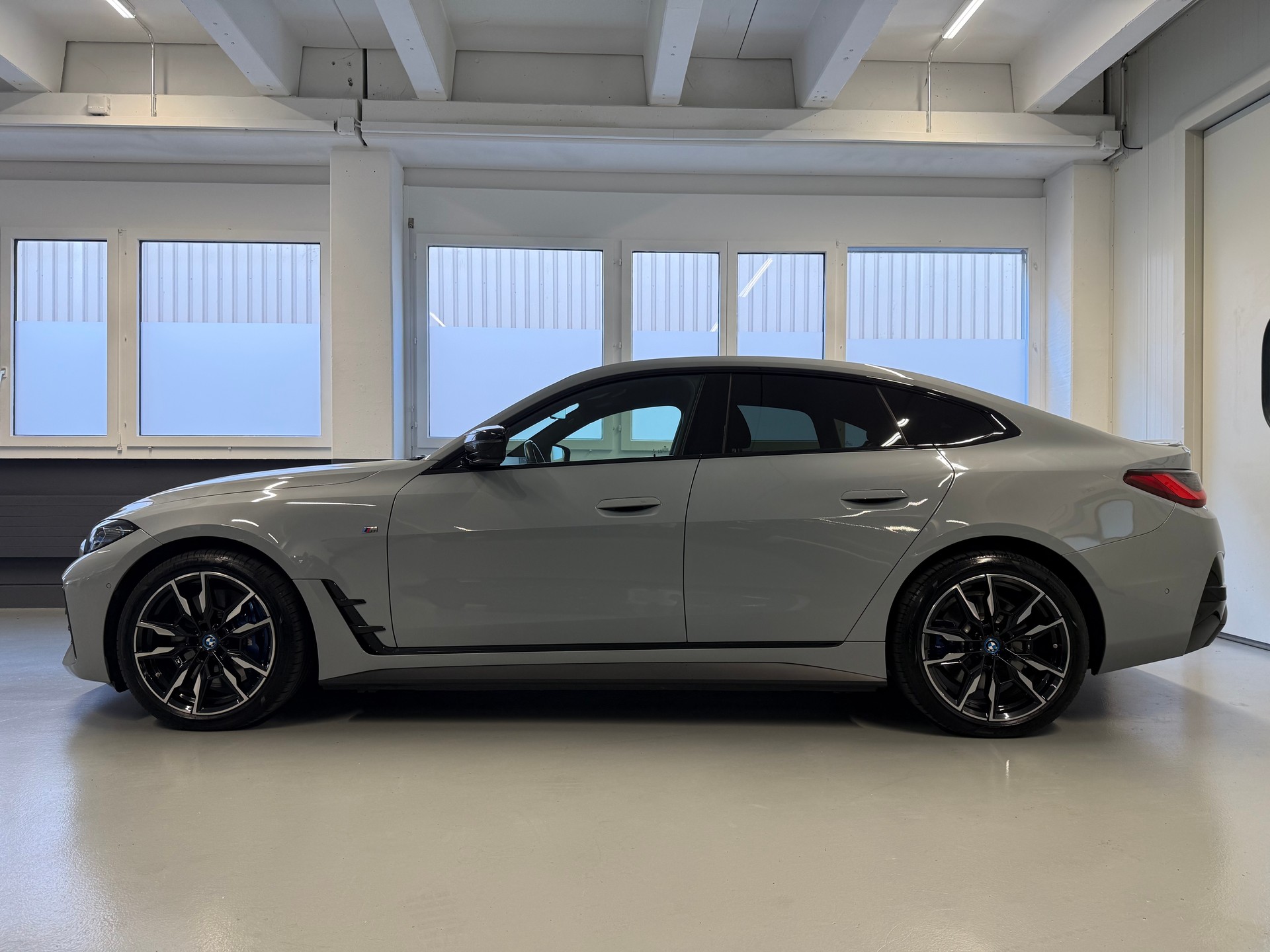 BMW i4 M50-showroom-element-2