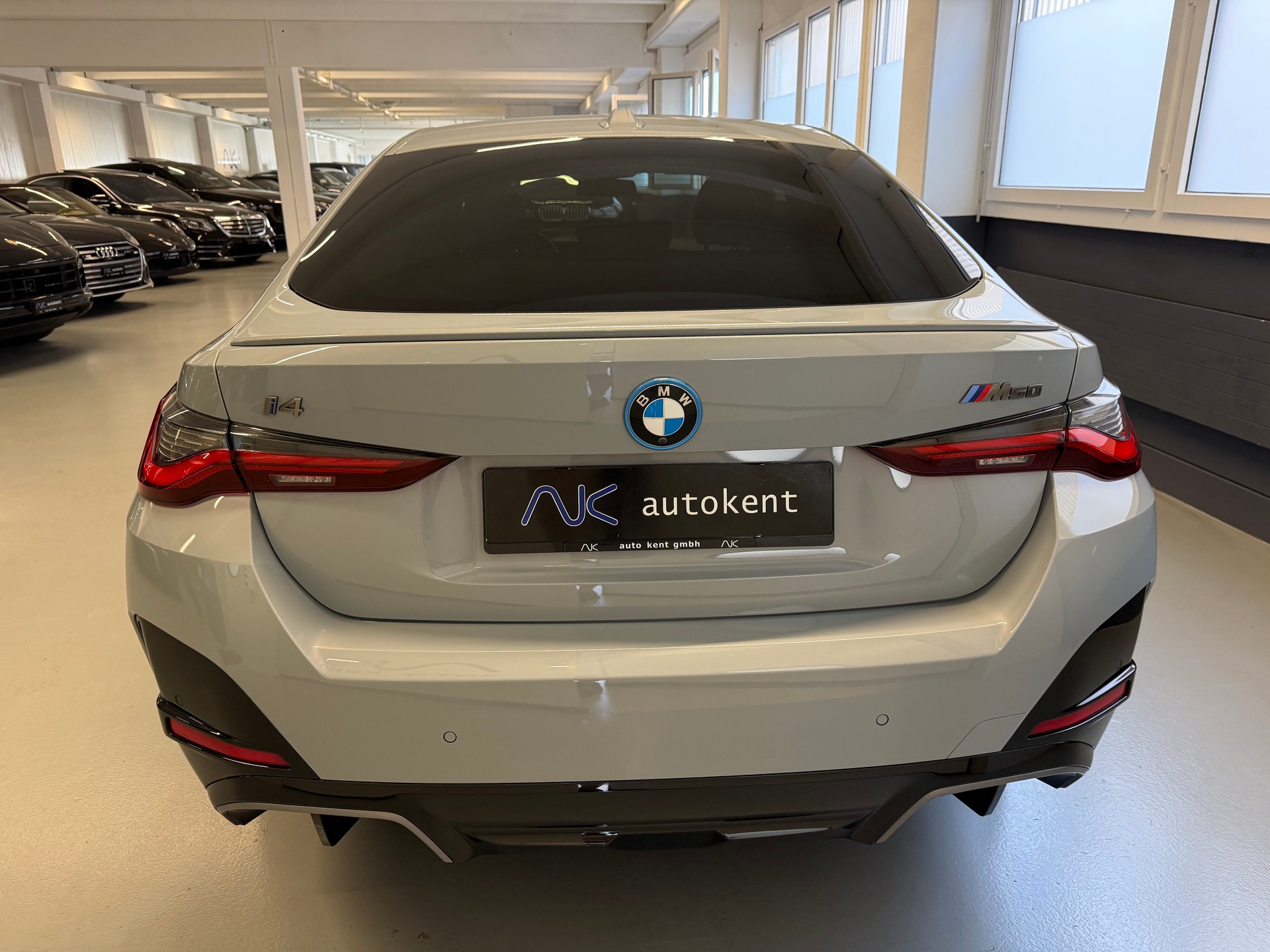 BMW i4 M50-image-4