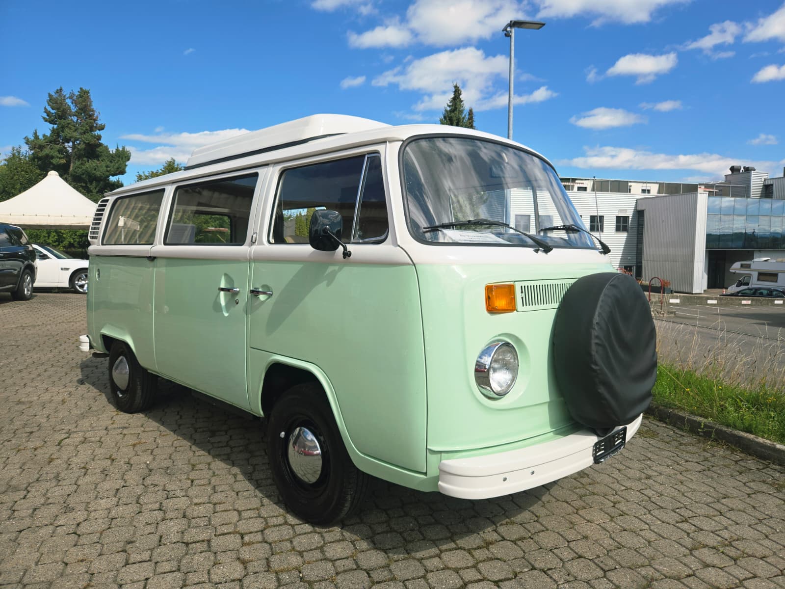 VW VW T2b 1975 Camper mit Aufstelldach