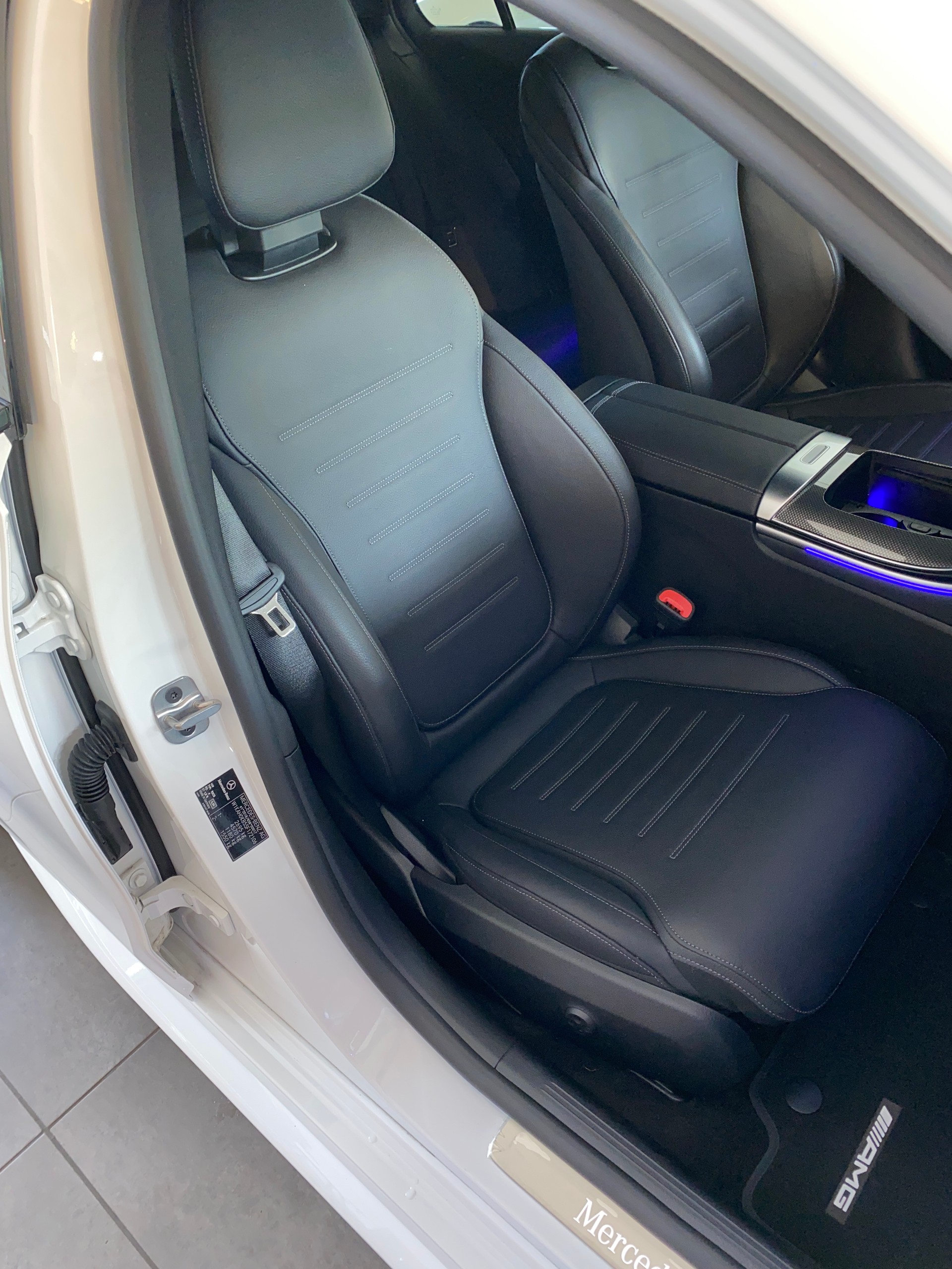 MERCEDES-BENZ C 300de T 4Matic AMG LINE-image-14