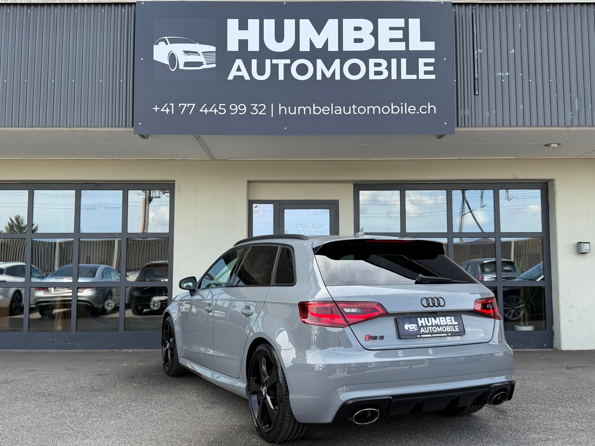 AUDI RS3 2.5 TSI quattro S-tronic-image-2