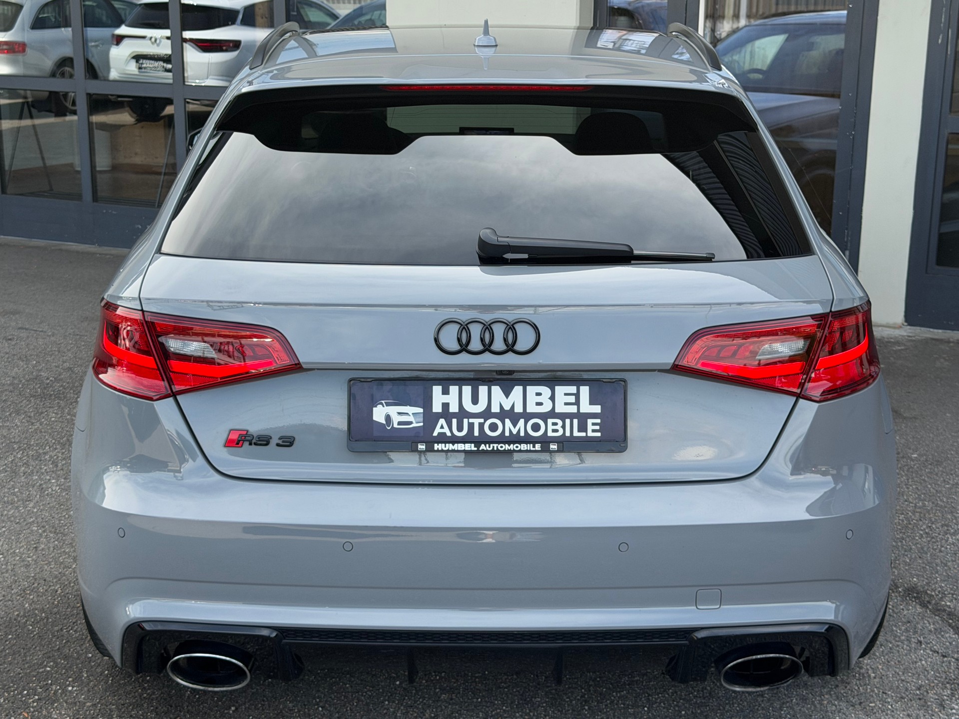 AUDI RS3 2.5 TSI quattro S-tronic-image-3