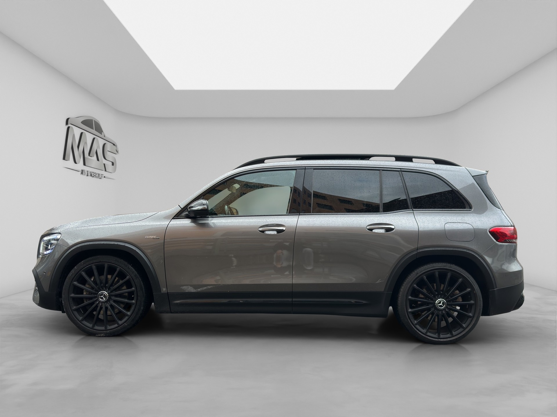 MERCEDES-BENZ GLB 35 AMG 4Matic 8G-Tronic-showroom-element-2