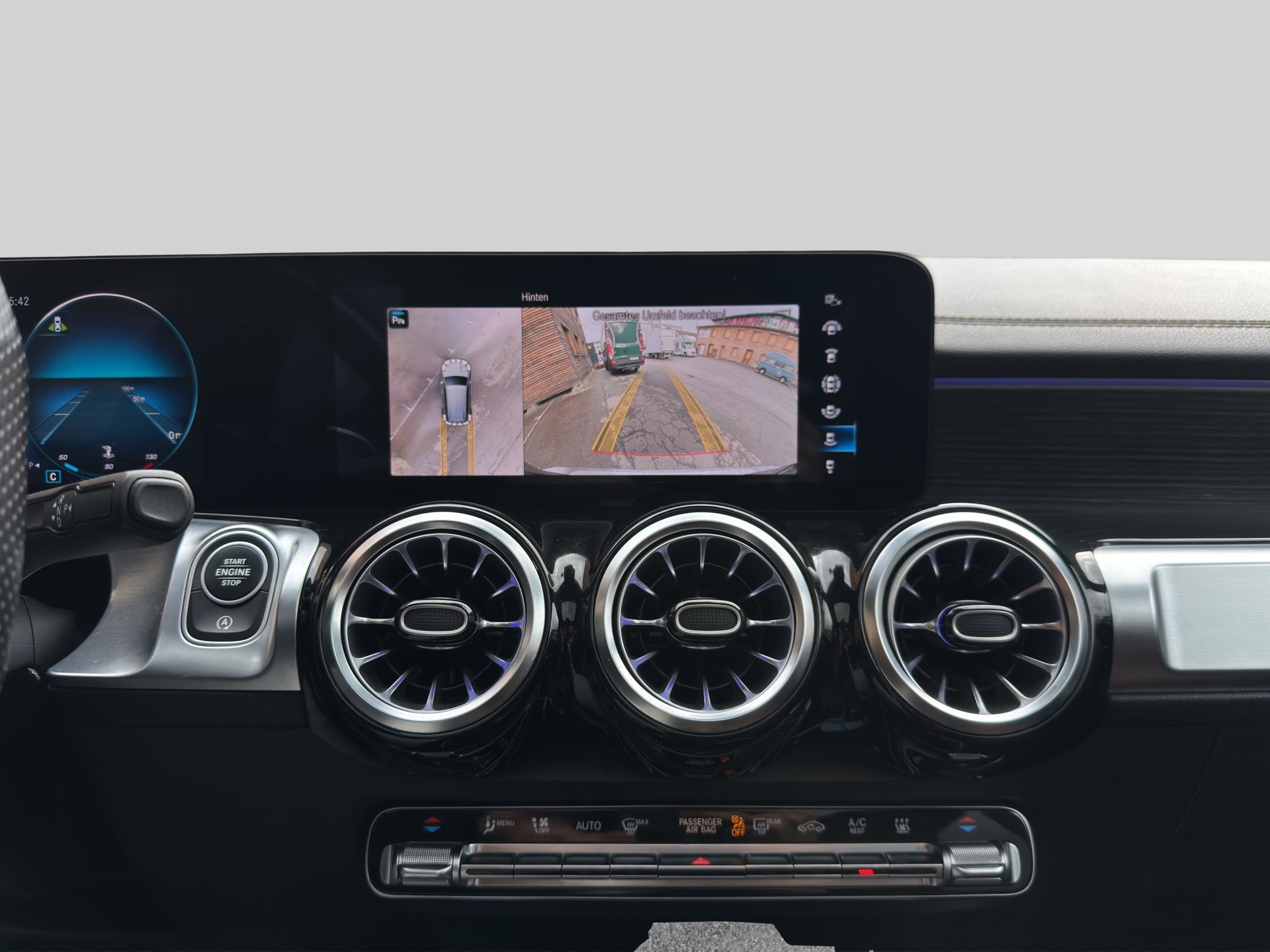 MERCEDES-BENZ GLB 35 AMG 4Matic 8G-Tronic-image-11