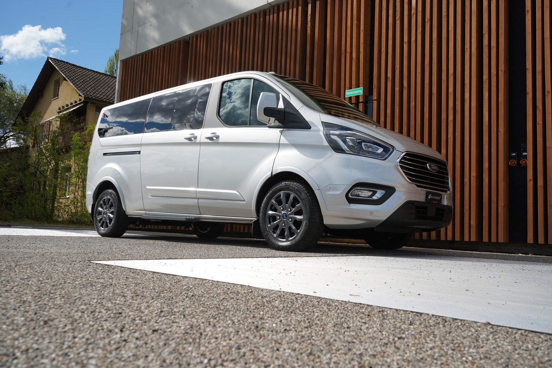 FORD TOURNEO CUSTOM 320 L2H1 TITANIUM X AUTOMAT l 170 PS-image-9