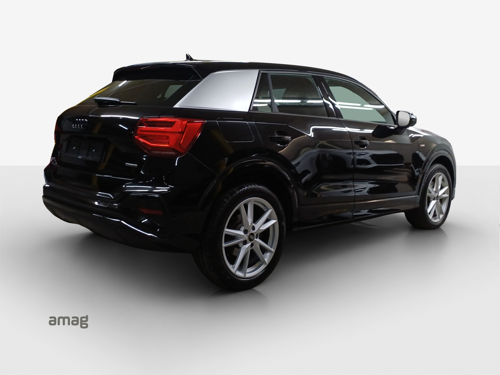 AUDI Q2 40 TFSI S line quattro S-tronic-image-4