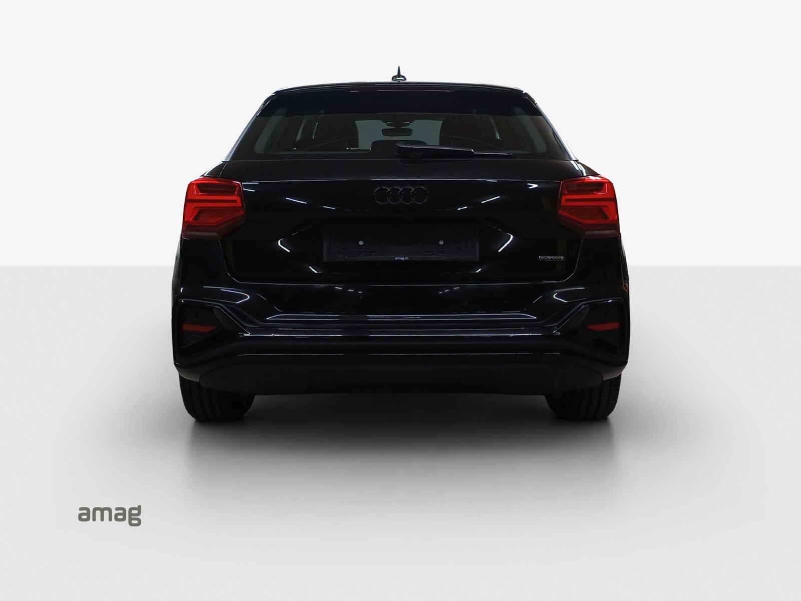 AUDI Q2 40 TFSI S line quattro S-tronic-showroom-element-3