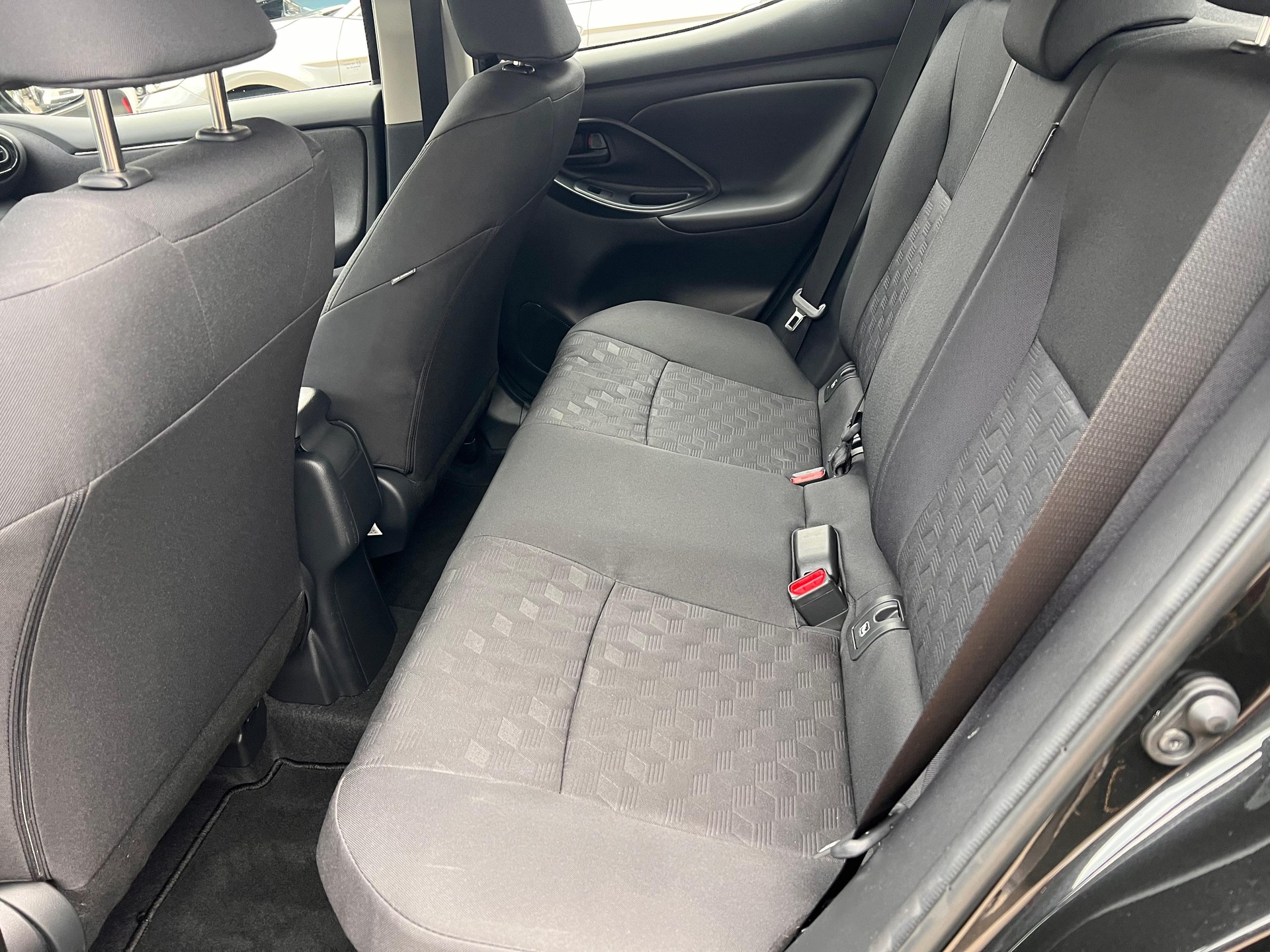 TOYOTA Yaris 1.5 VVT-i HSD Comfort-image-10