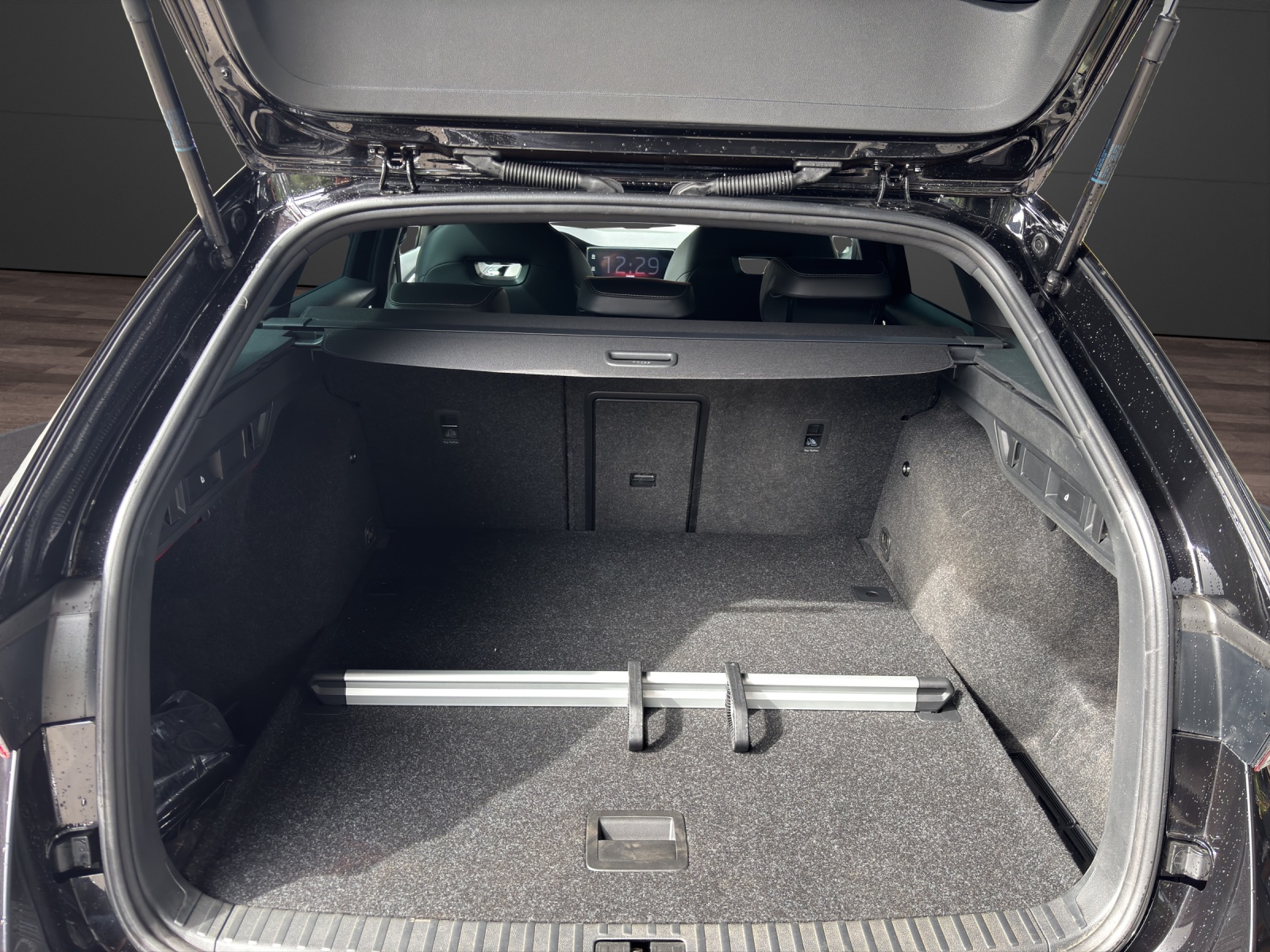 SKODA Octavia Combi 2.0 TSI DSG RS-image-12