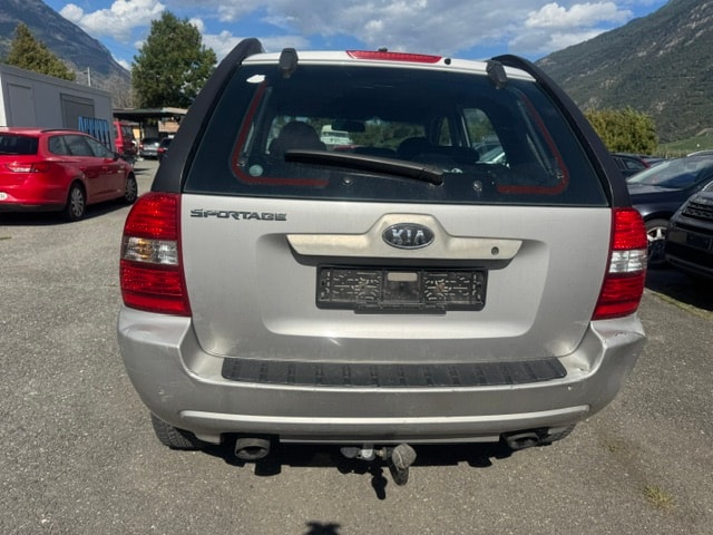 KIA Sportage 2.0 CRDi Active-image-9