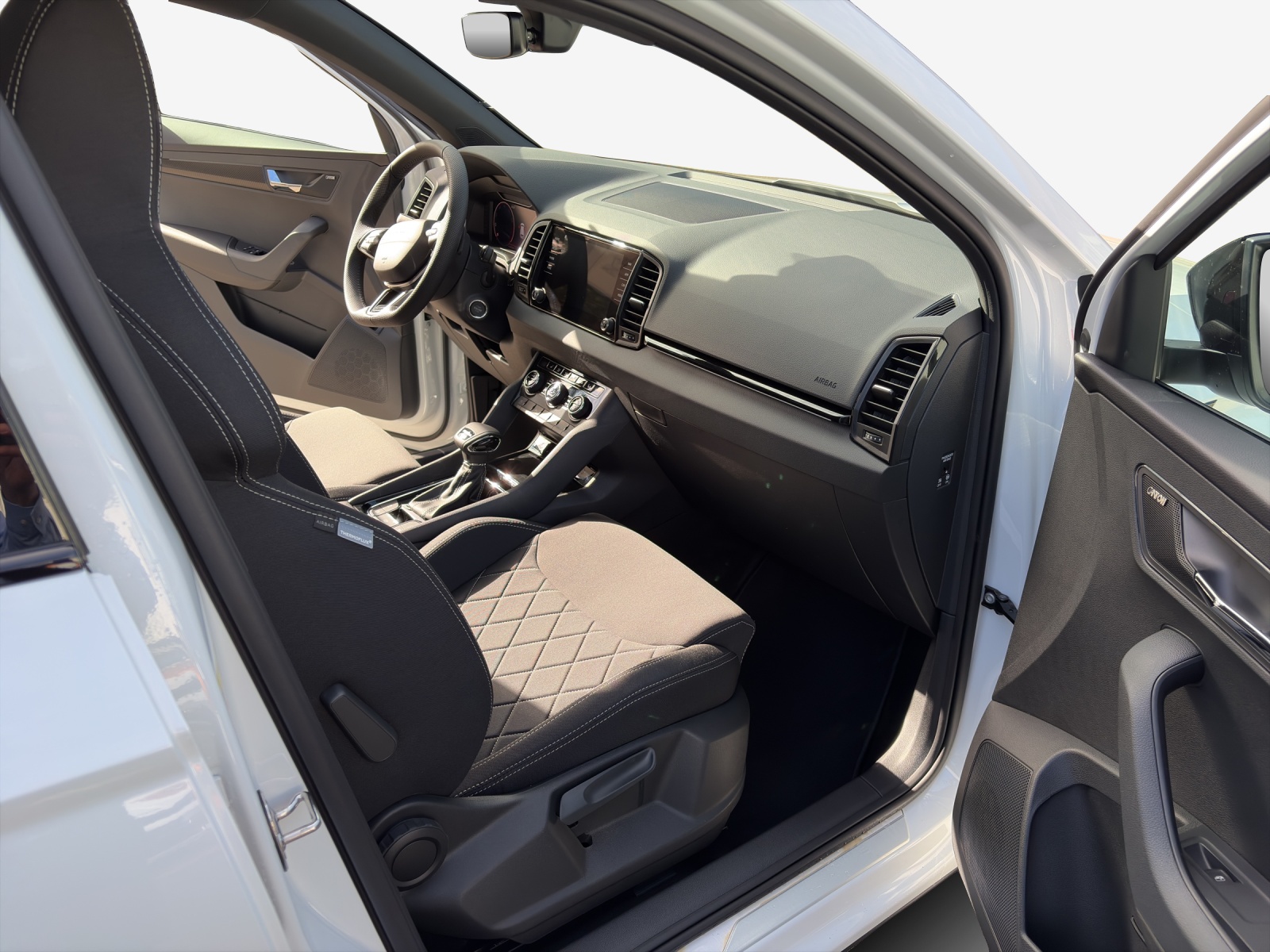 SKODA Karoq 2.0 TSI SportLine 4x4 DSG-image-13