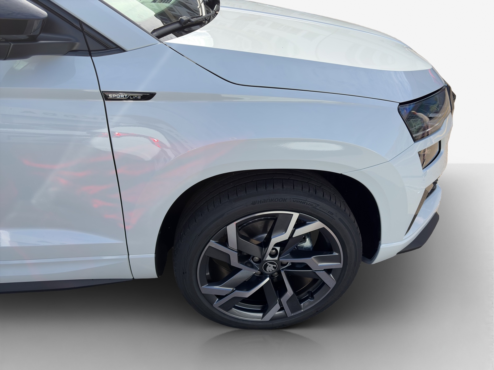 SKODA Karoq 2.0 TSI SportLine 4x4 DSG-image-14